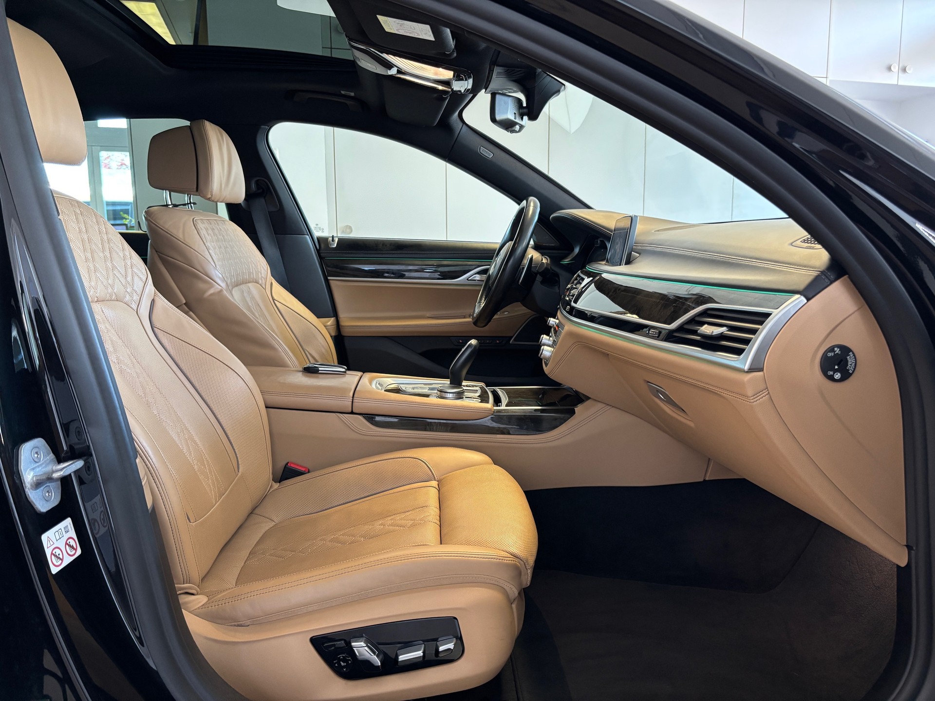 BMW 730d M Sport xDrive Steptronic-image-8