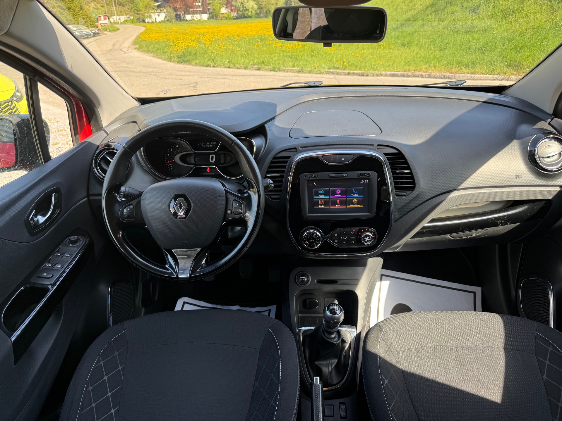 RENAULT Captur 1.5 dCi Helly Hansen-image-4