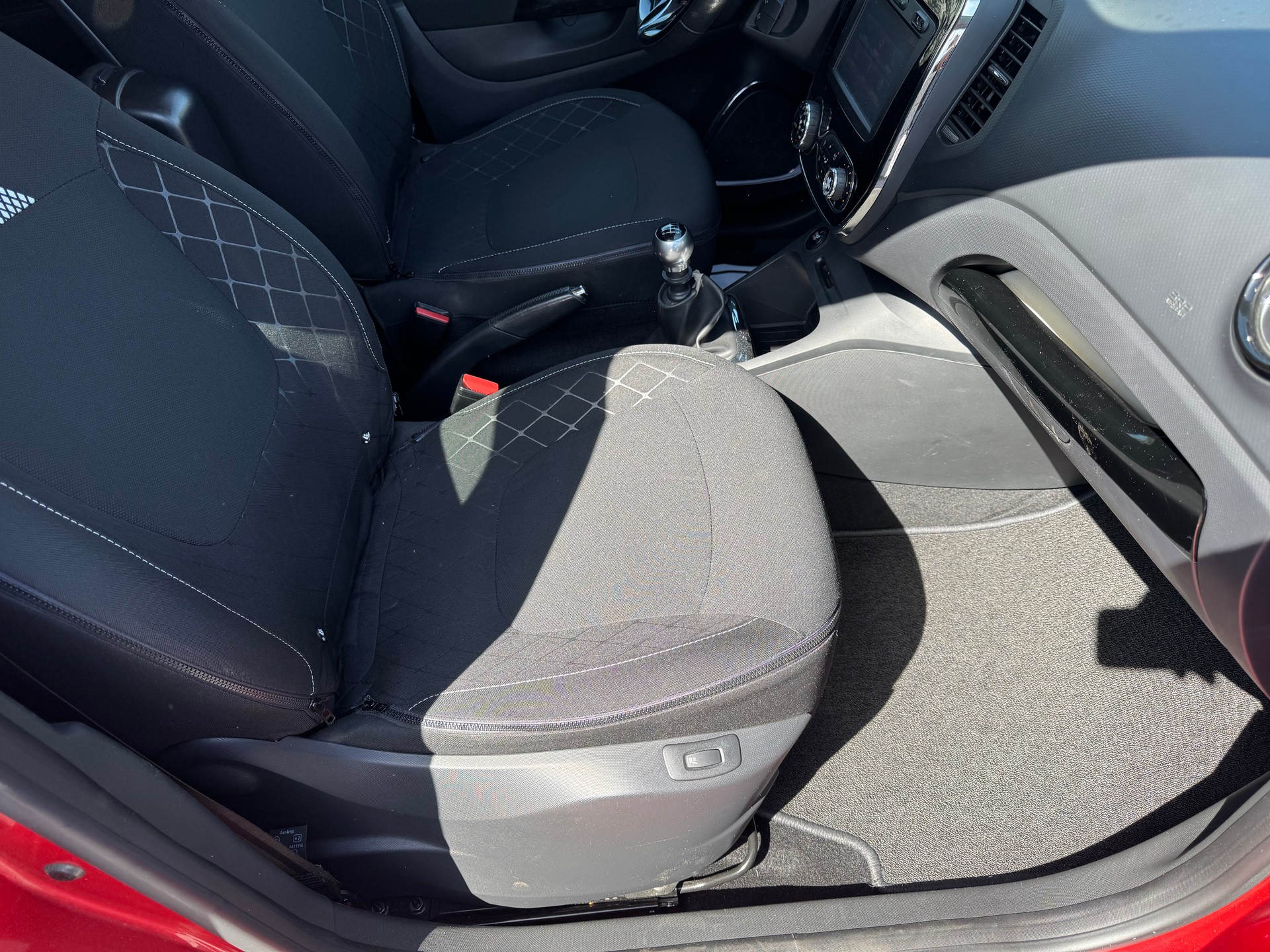 RENAULT Captur 1.5 dCi Helly Hansen-image-12