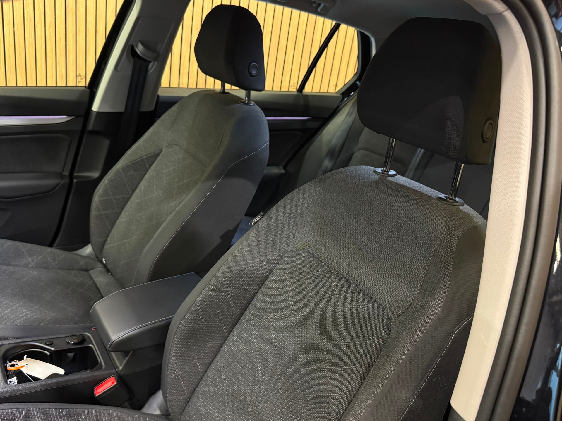VW Golf 2.0 TDI Life-image-24