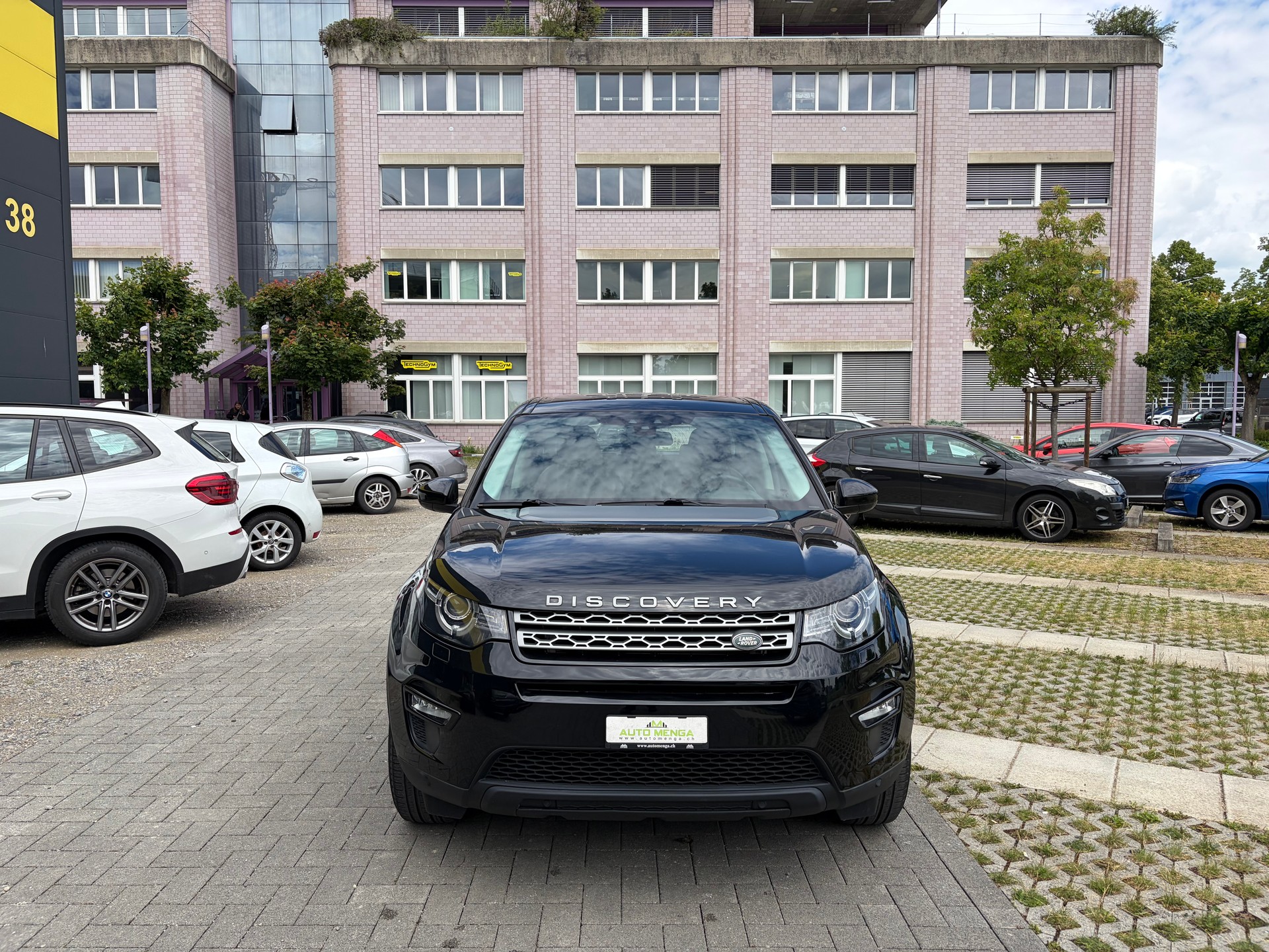 LAND ROVER Discovery Sport 2.0 TD4 SE-image-1