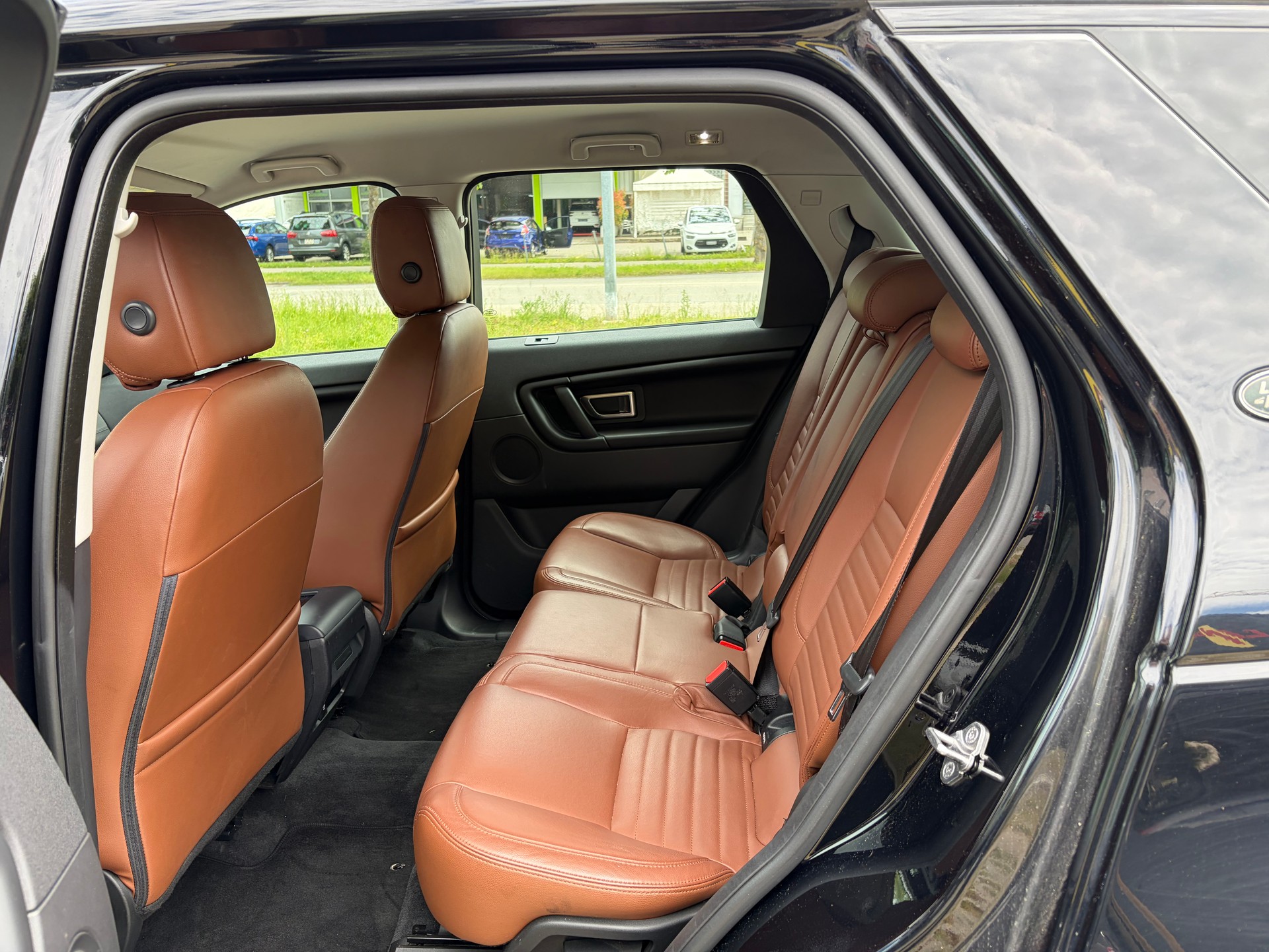 LAND ROVER Discovery Sport 2.0 TD4 SE-image-10