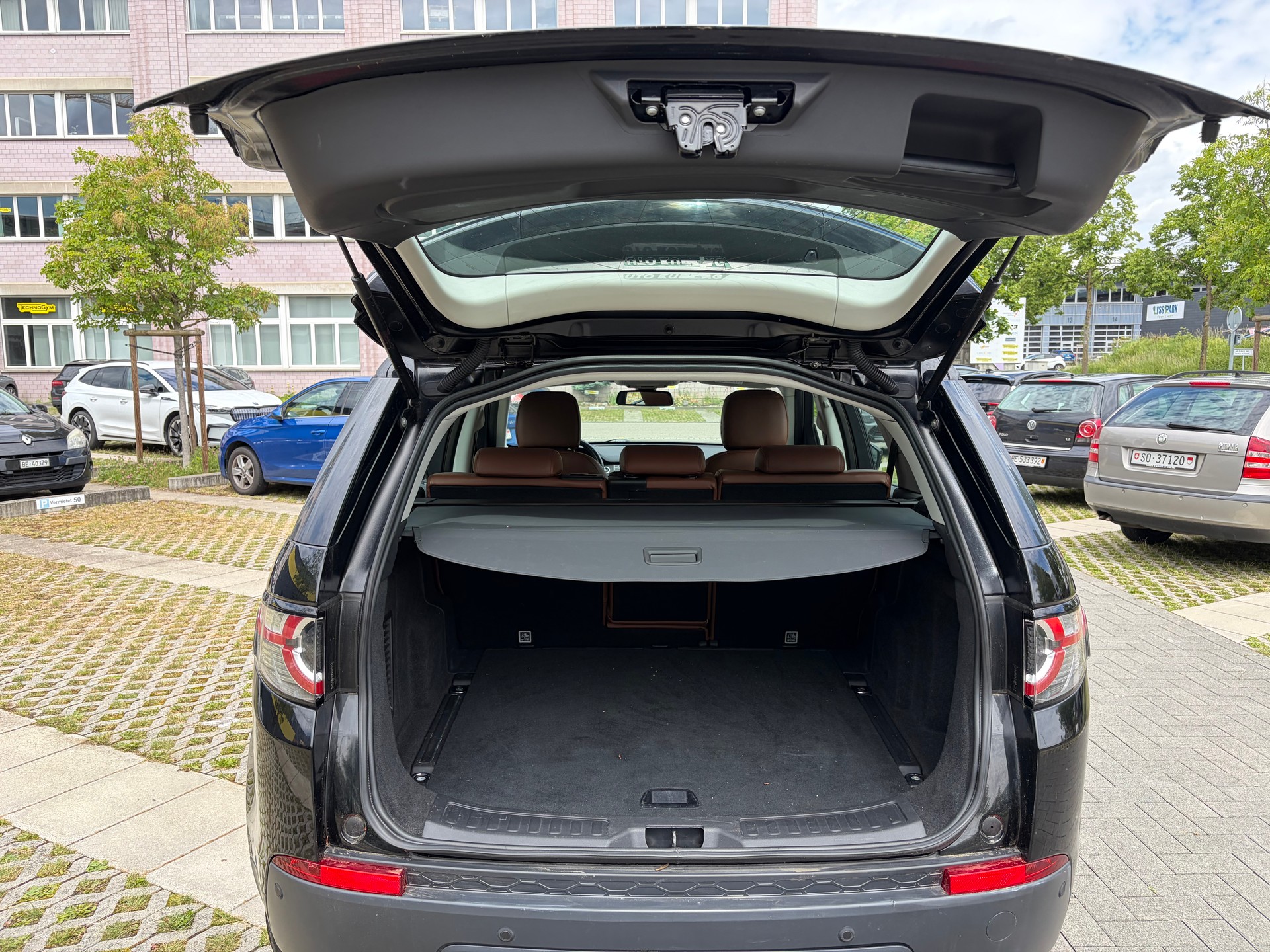 LAND ROVER Discovery Sport 2.0 TD4 SE-image-13