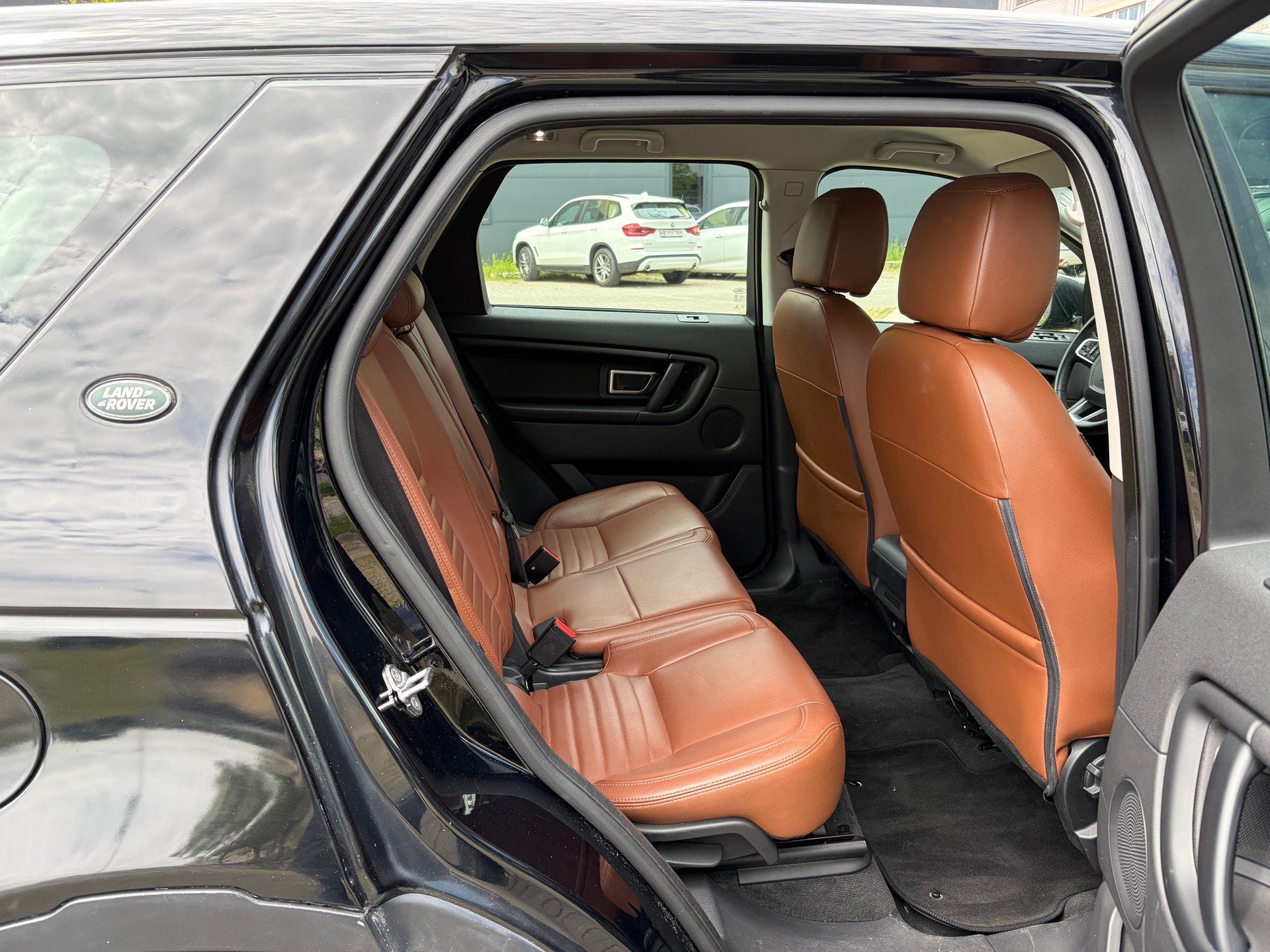 LAND ROVER Discovery Sport 2.0 TD4 SE-image-12