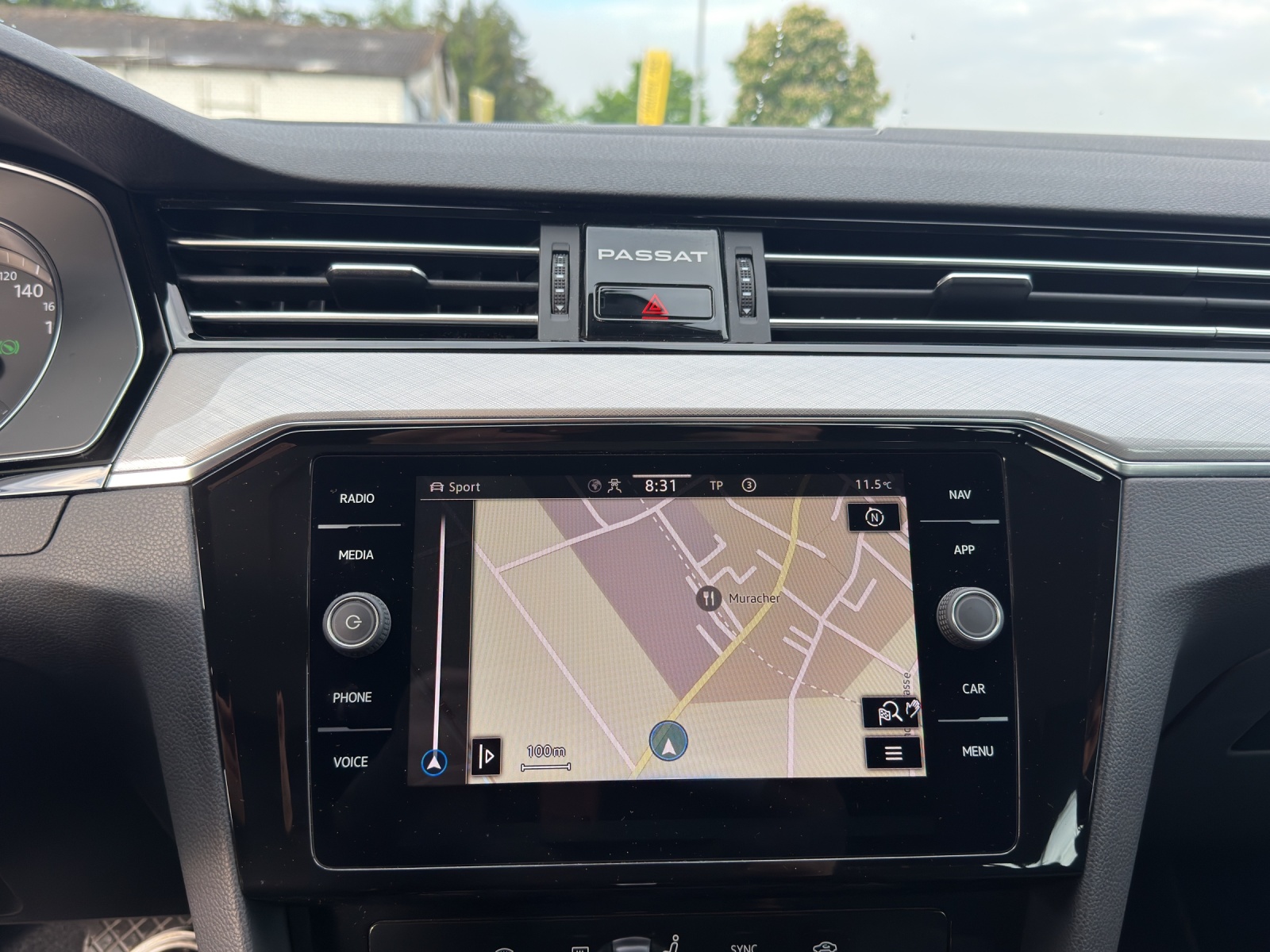 VW Passat 2.0 TDI BMT Business DSG-image-18