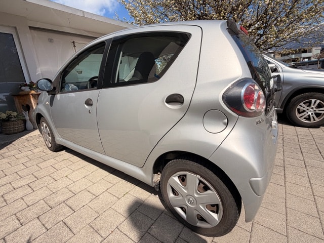 TOYOTA Aygo 1.0 Linea Sol-image-3