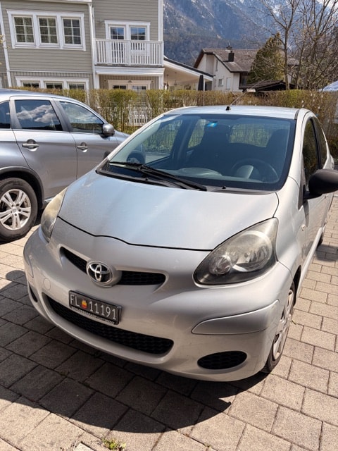 TOYOTA Aygo 1.0 Linea Sol-image-11