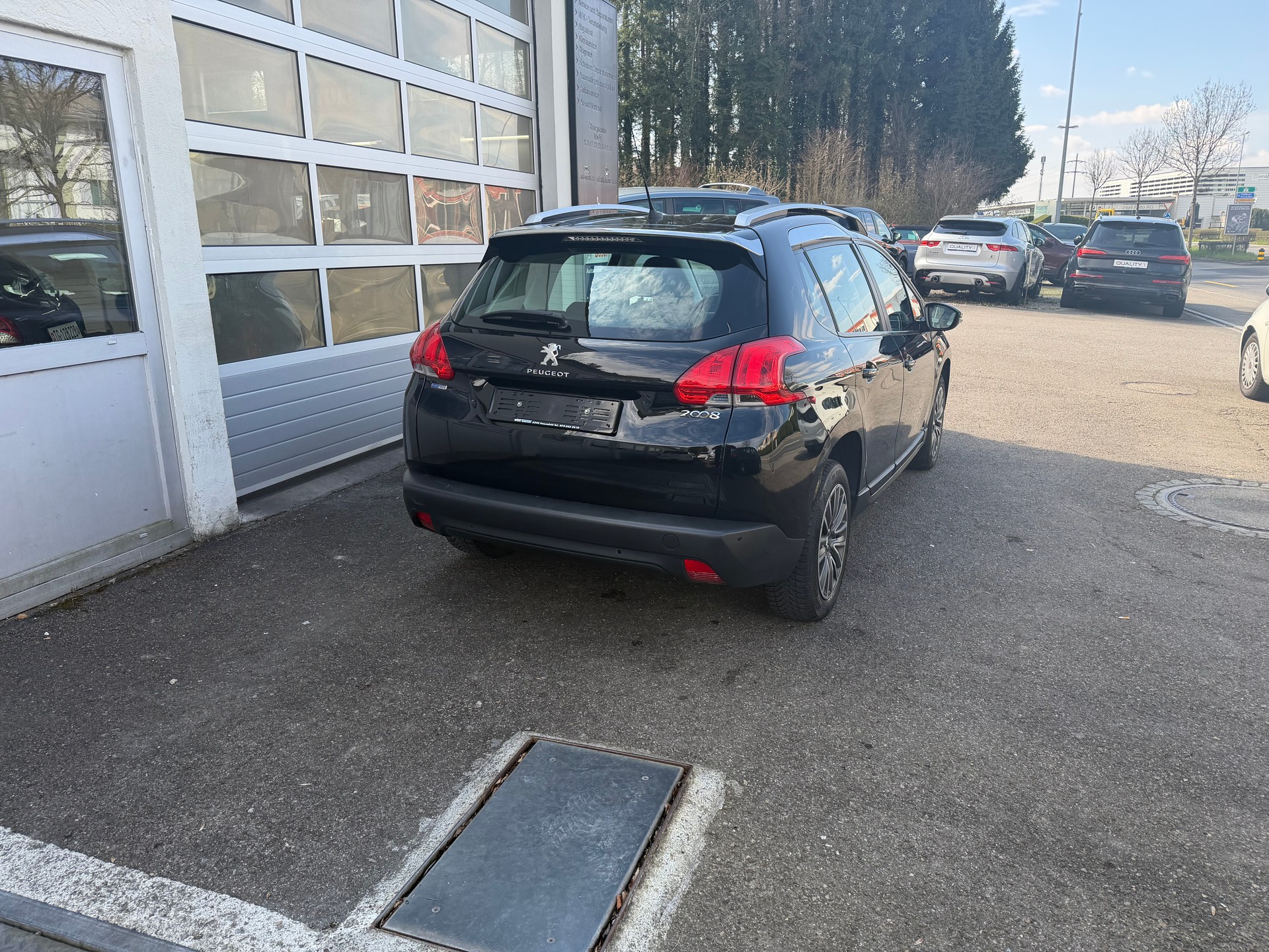 PEUGEOT 2008 1.2 PureTech Féline EAT6-image-3