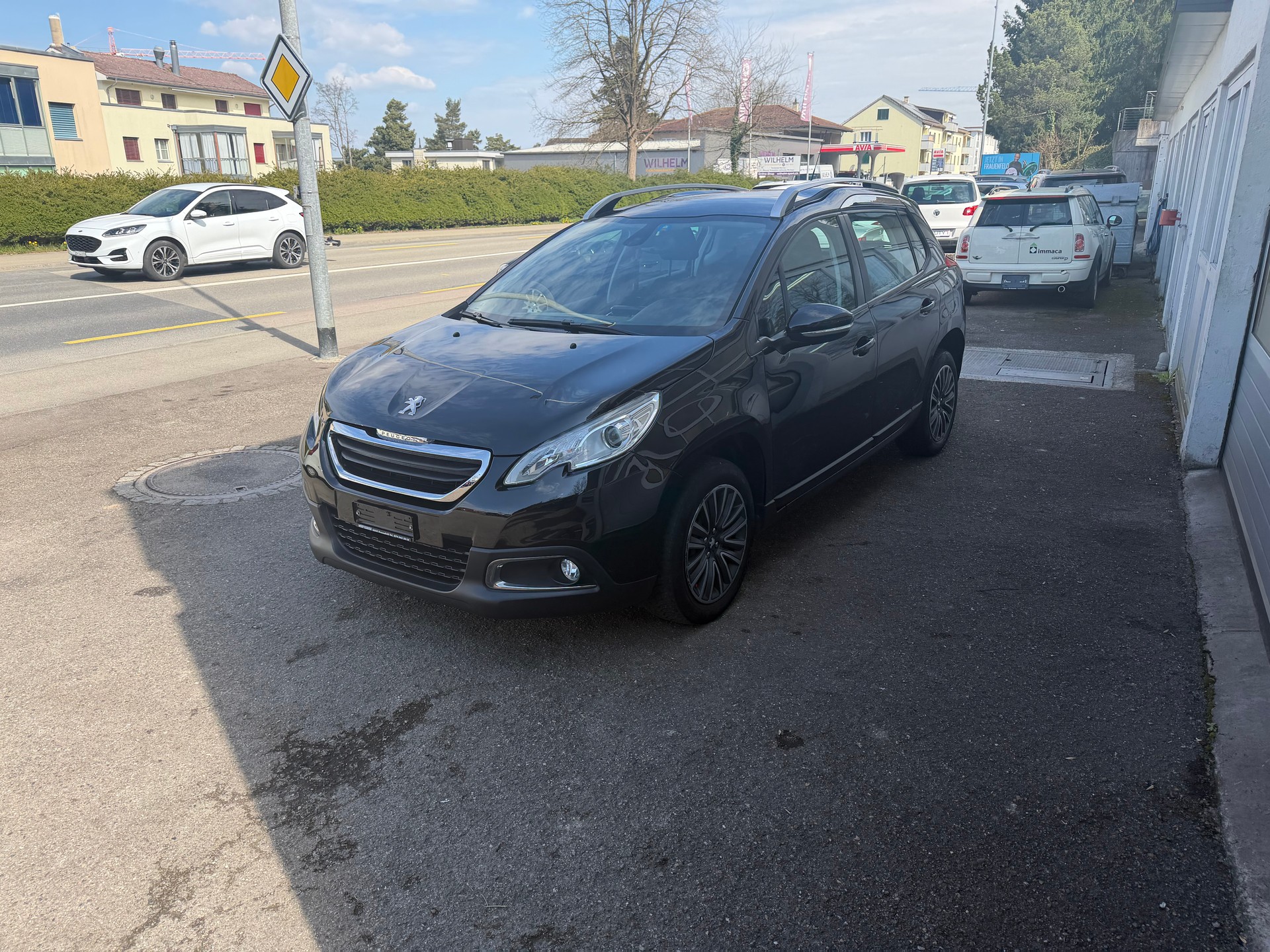 PEUGEOT 2008 1.2 PureTech Féline EAT6-image-2