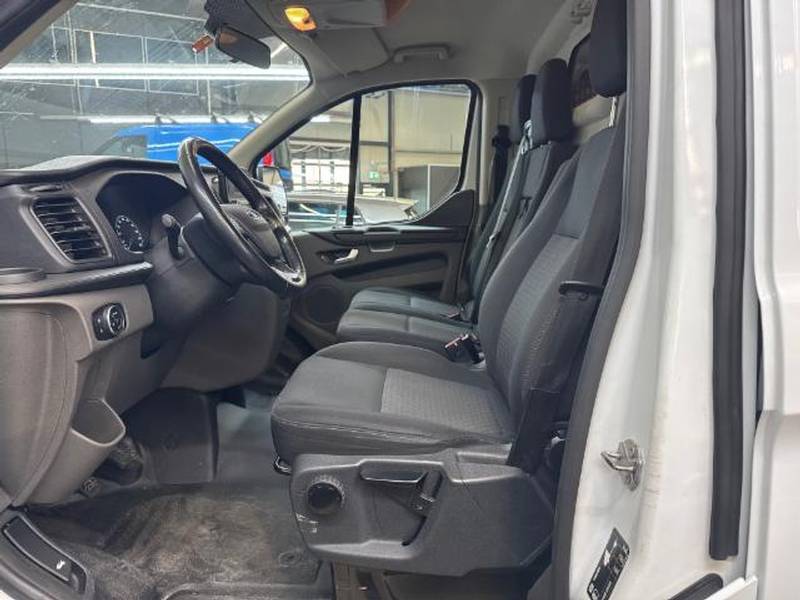 FORD Transit Custom Van 340 L1H1 Trail-image-5