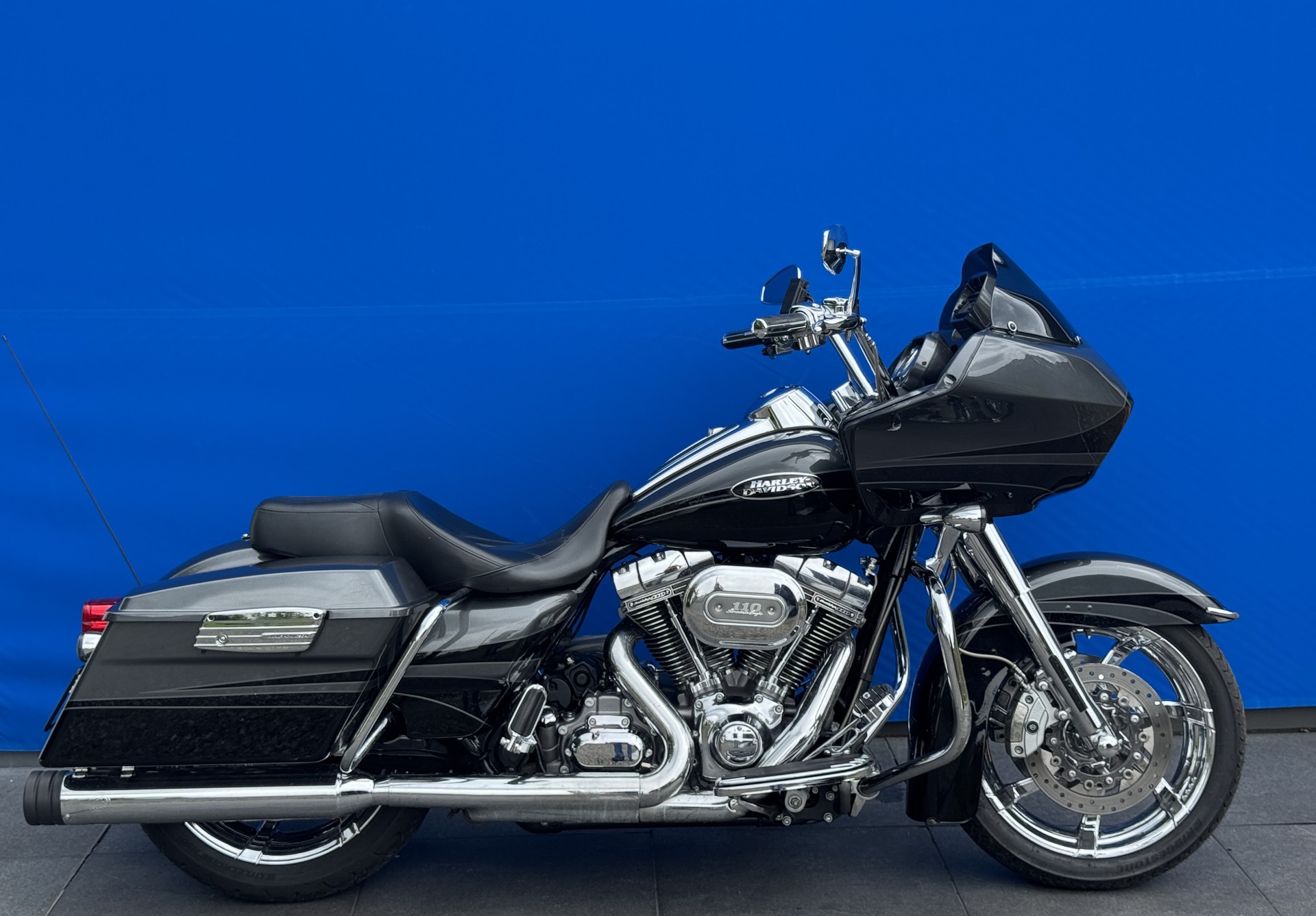 HARLEY-DAVIDSON FLTRXSE Road Glide Custom ABS CVO-showroom-element-1