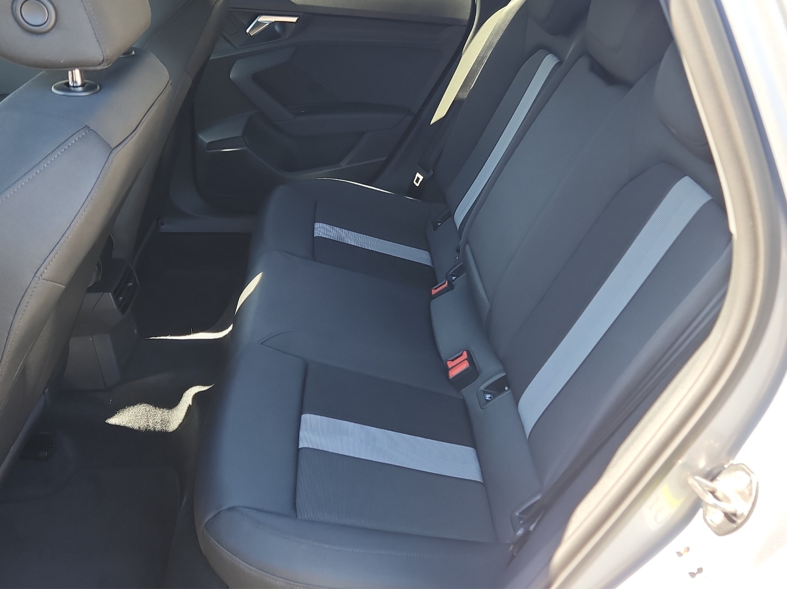 AUDI A3 Sportback 40 TFSI e advanced S-tronic-image-12
