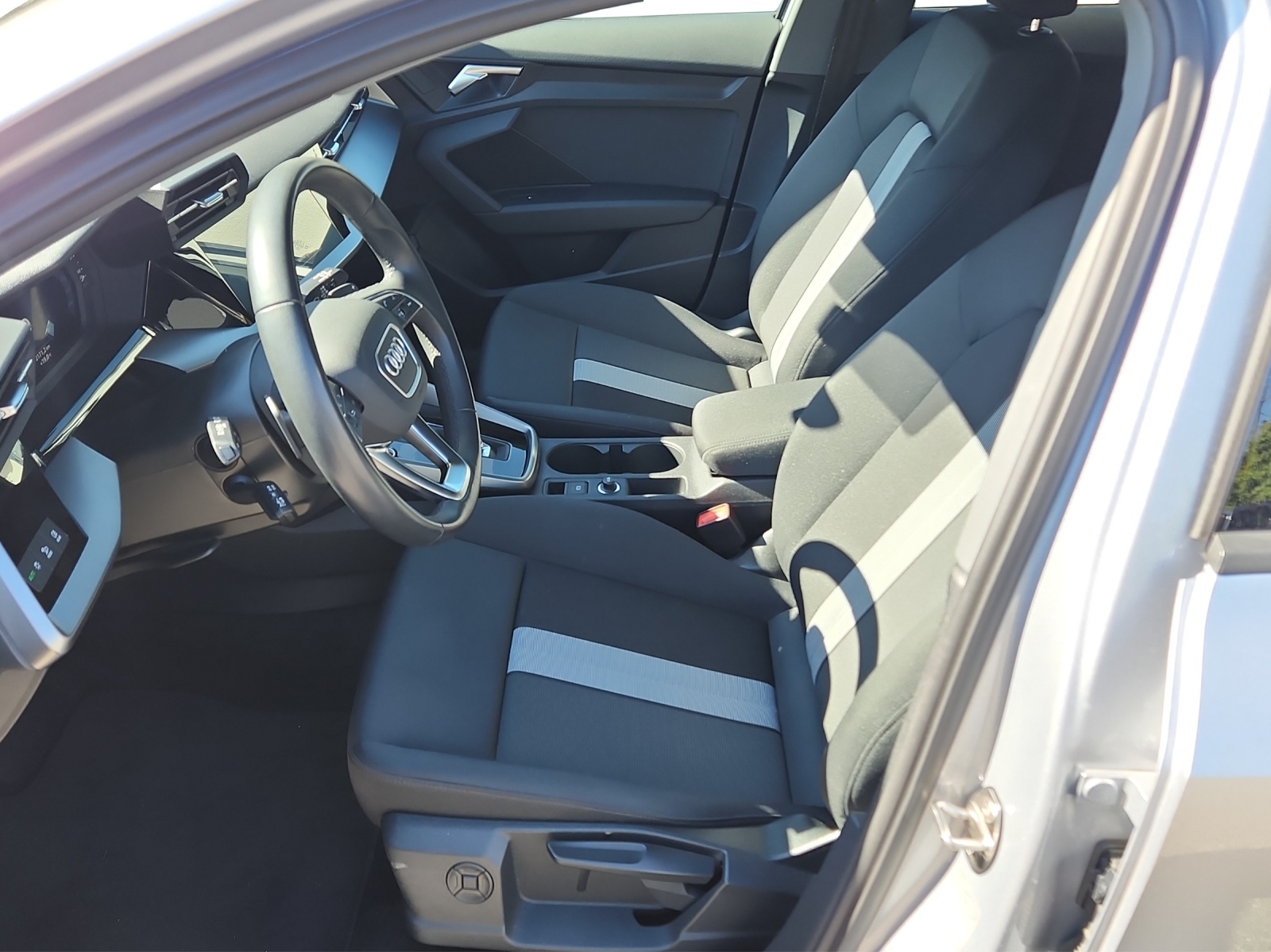 AUDI A3 Sportback 40 TFSI e advanced S-tronic-image-8