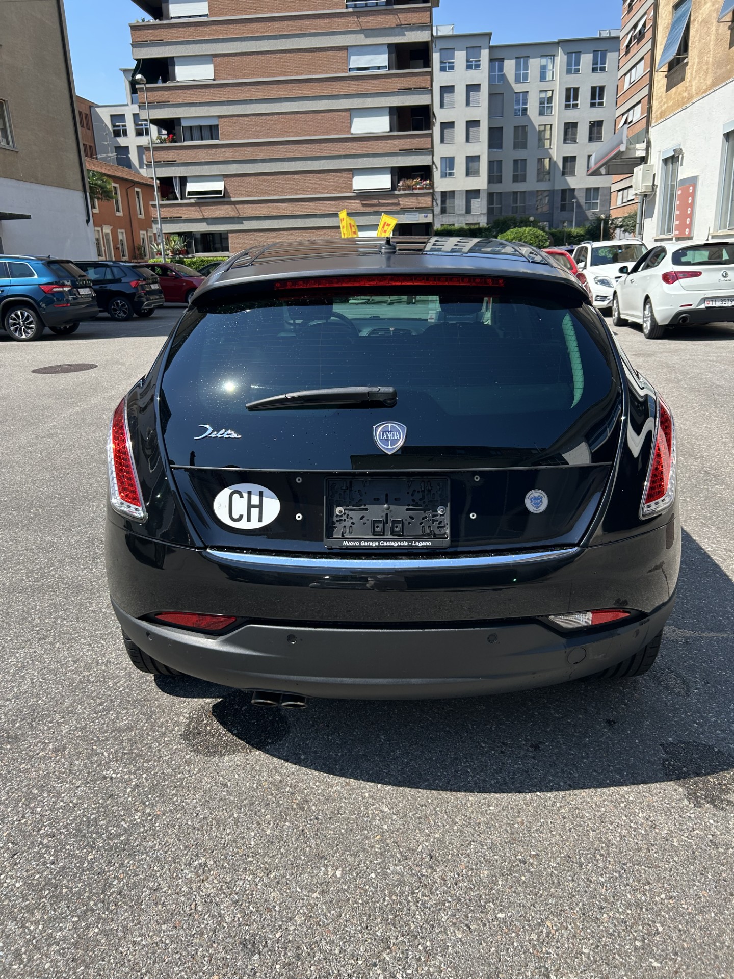 LANCIA Delta 1.8 Turbo-Jet Platino Sportronic-image-2
