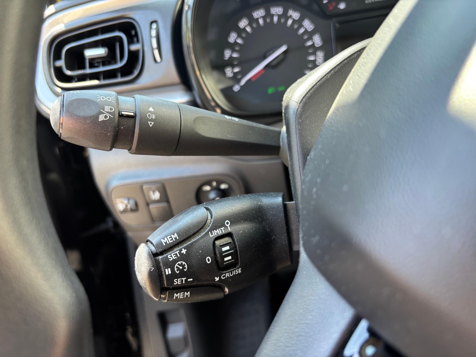 CITROEN C3 1.2 PureTech Feel S/S-image-13