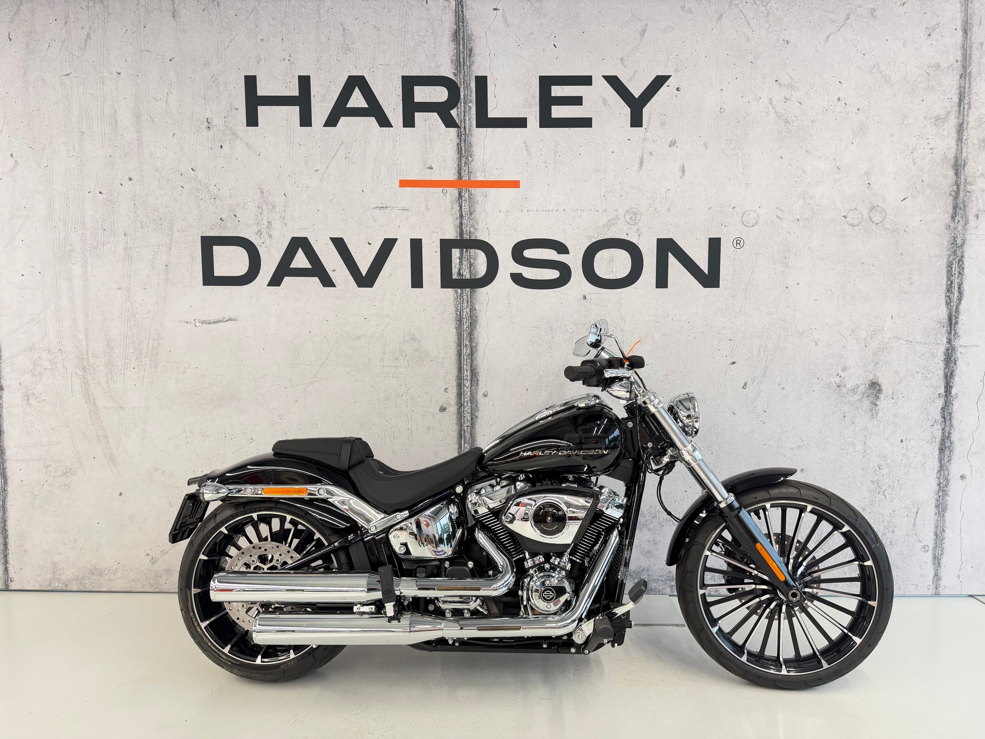 HARLEY-DAVIDSON FXBR Breakout 117