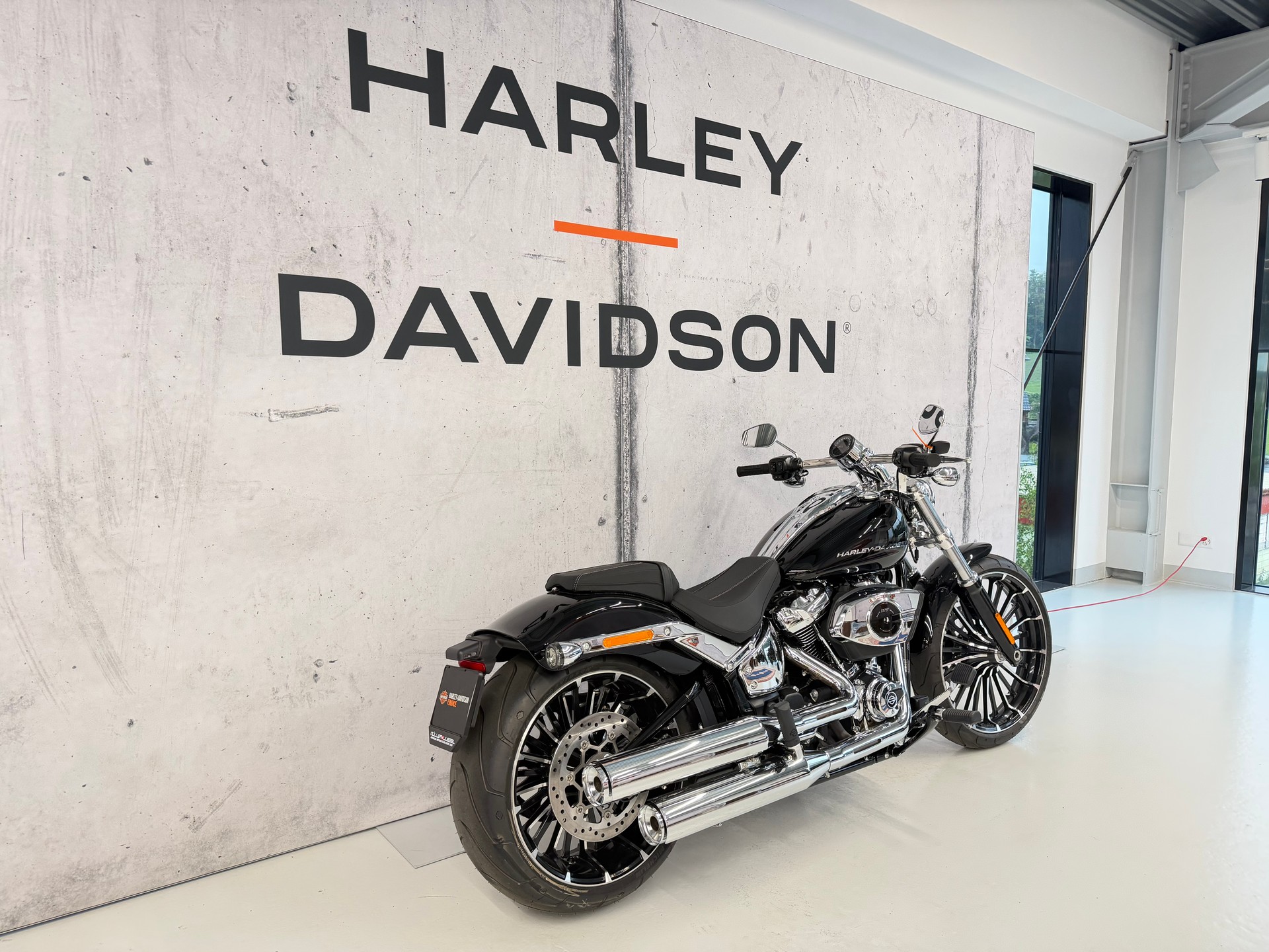 HARLEY-DAVIDSON FXBR Breakout 117-showroom-element-2