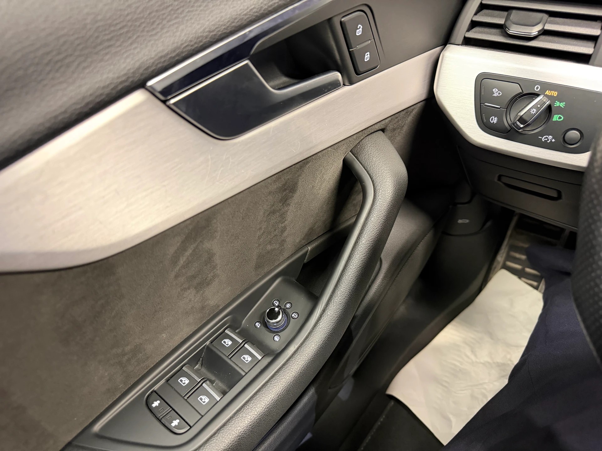 AUDI A4 Avant 45 TFSI S-tronic quattro-image-12
