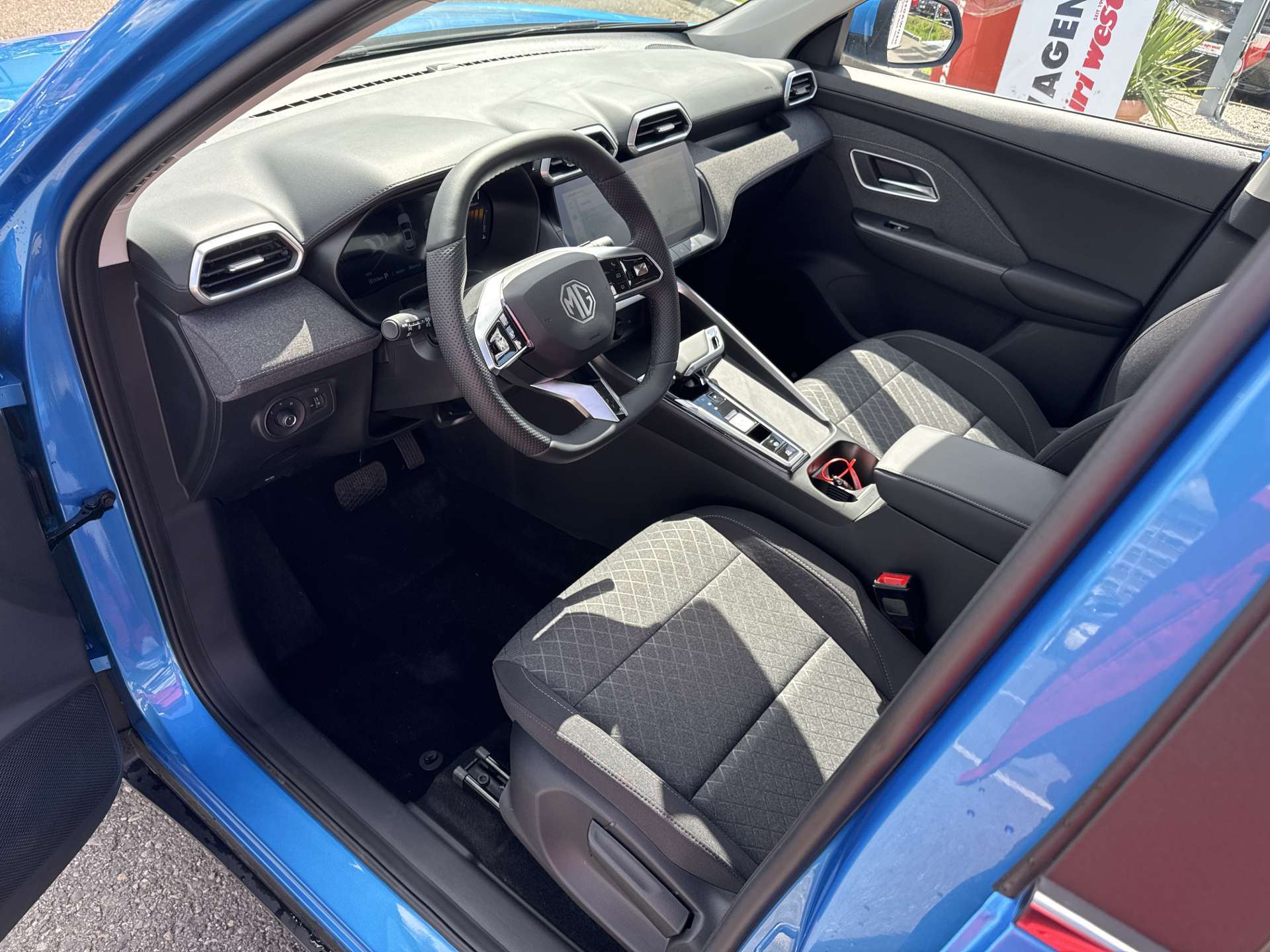 MG ZS 1.5 HEV Comfort Automat-image-5