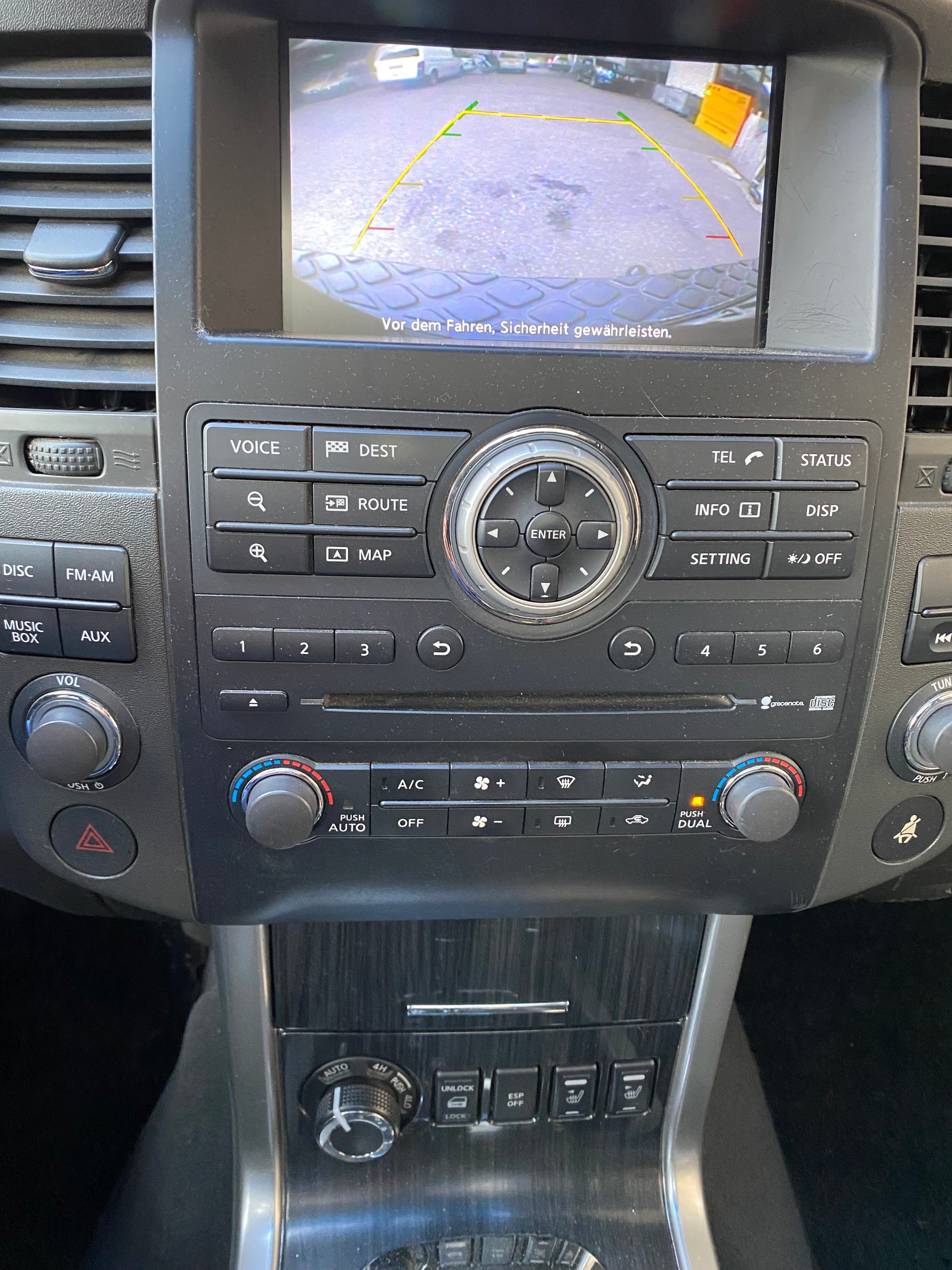 NISSAN Pathfinder 3.0 dCi LE Automatic-image-2