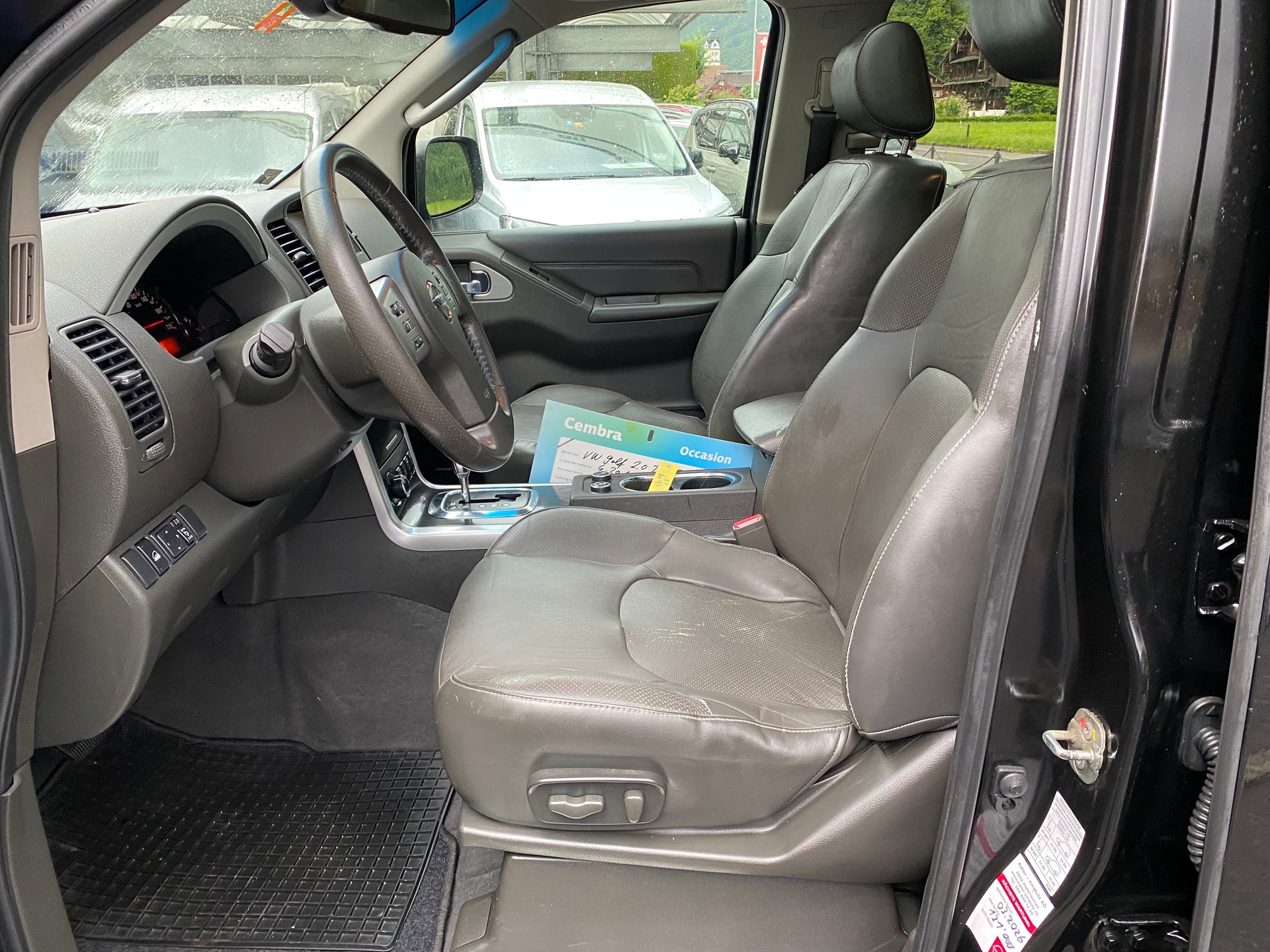 NISSAN Pathfinder 3.0 dCi LE Automatic-image-2