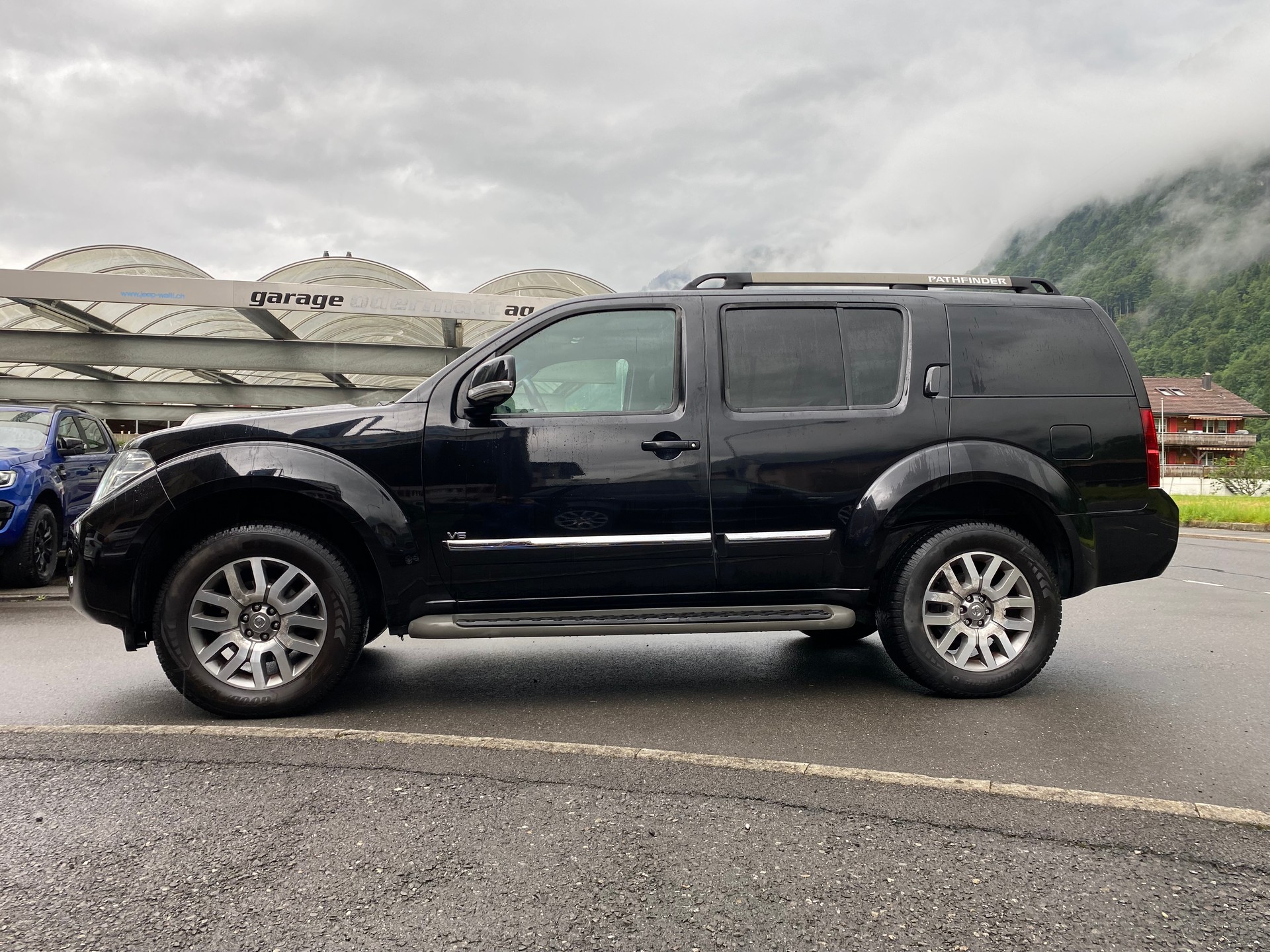 NISSAN Pathfinder 3.0 dCi LE Automatic