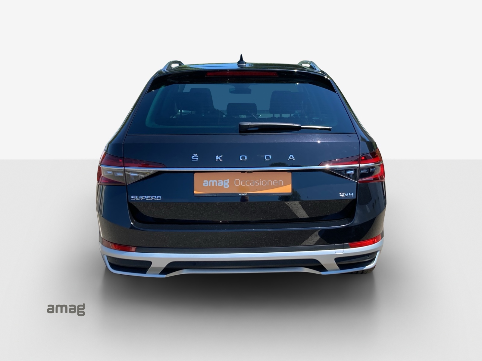 SKODA Superb 2.0 TDi Scout 4x4 DSG-image-3