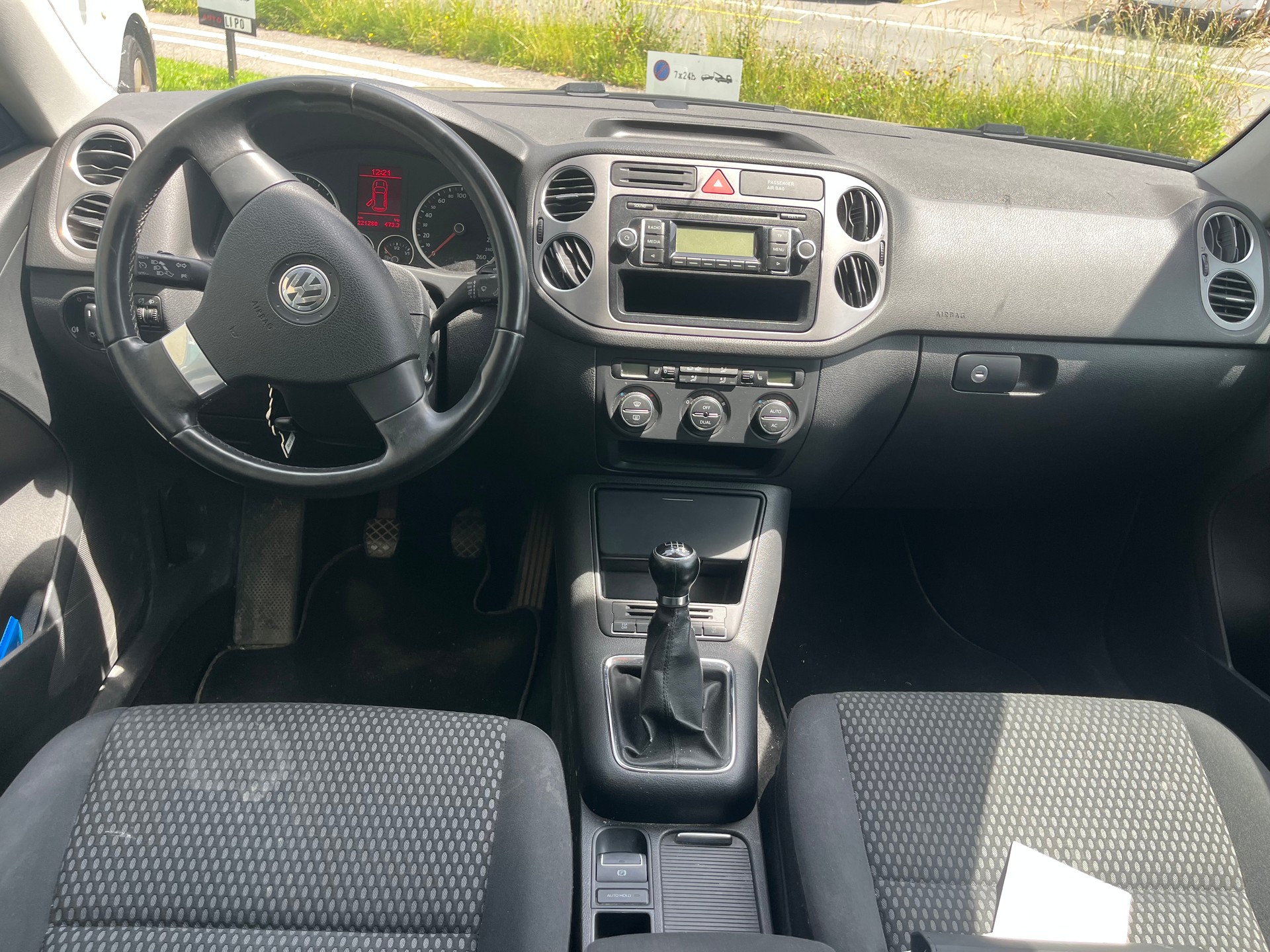 VW Tiguan 1.4 TSI Sport&Style-image-8