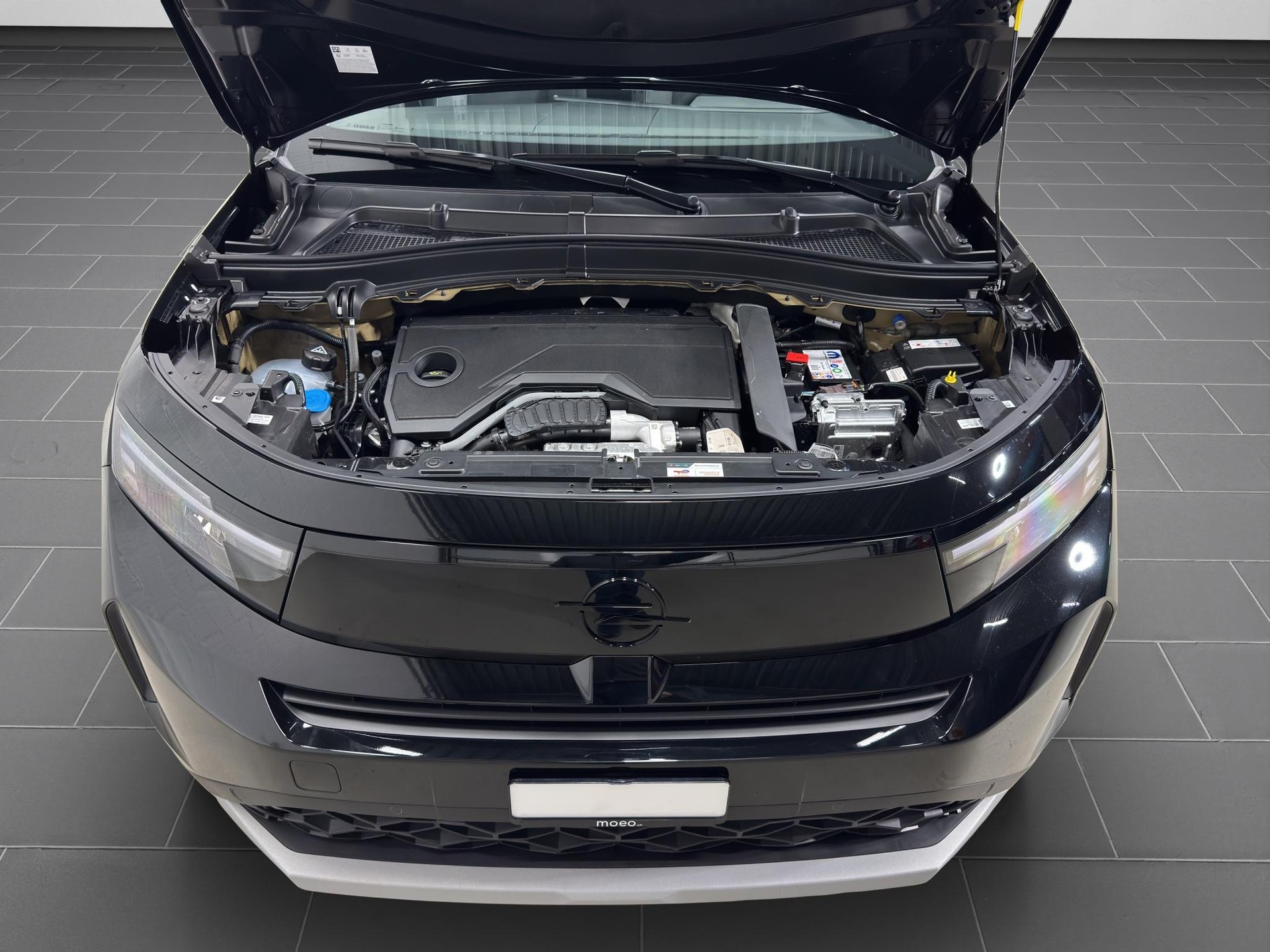 OPEL Frontera 1.2 T HEV 145 GS-image-18