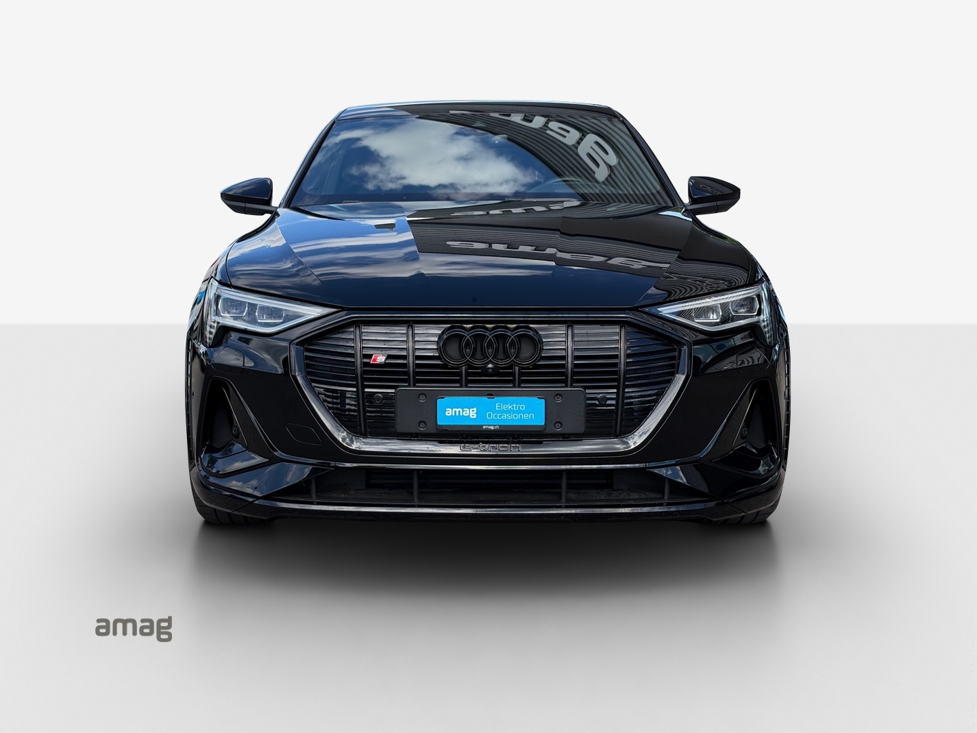 AUDI e-tron S quattro-image-7