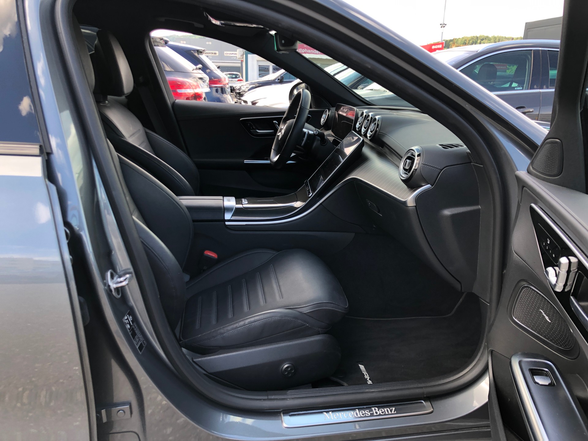 MERCEDES-BENZ C 220 d T 4Matic AMG Line-image-16