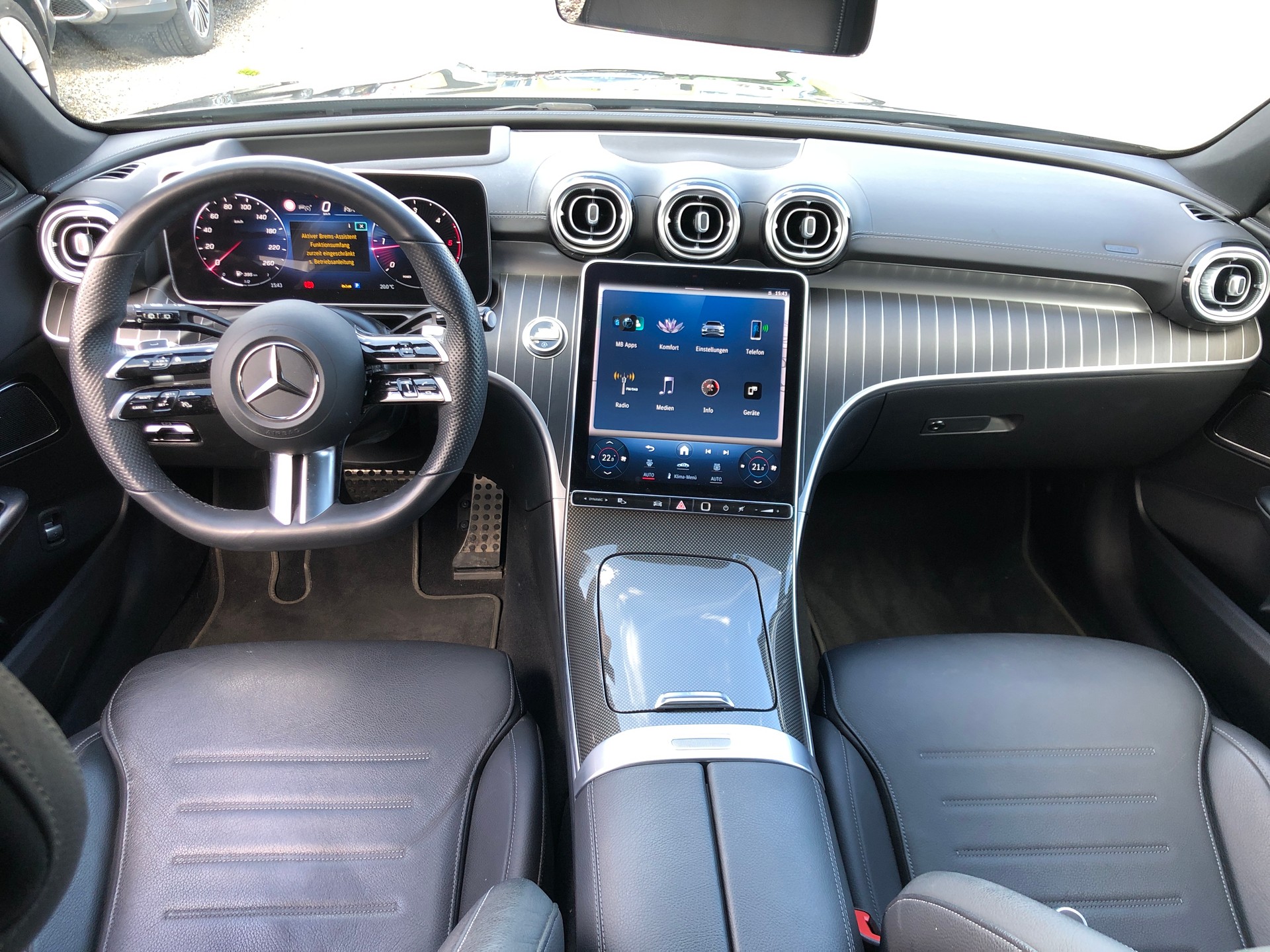 MERCEDES-BENZ C 220 d T 4Matic AMG Line-image-13
