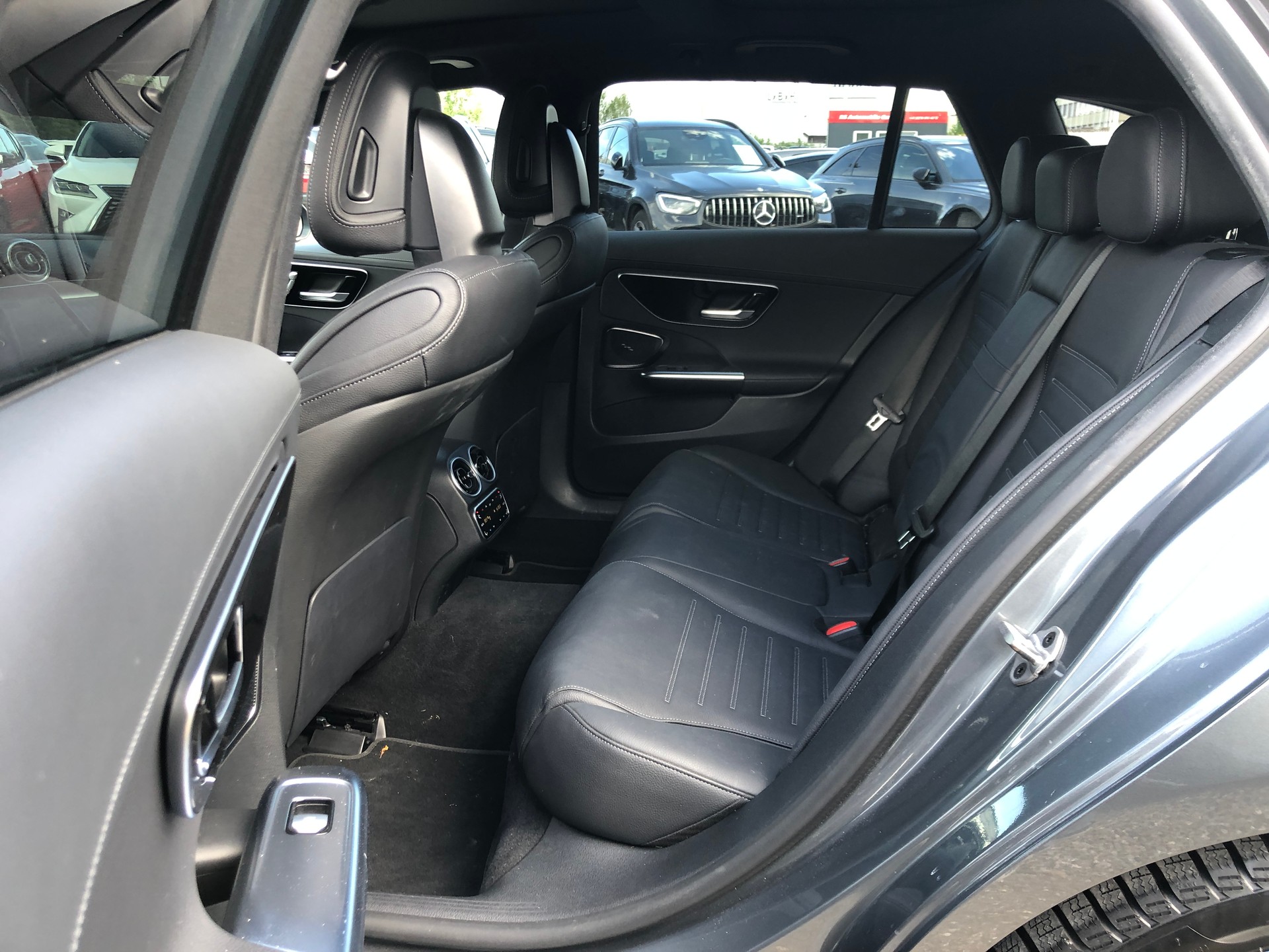 MERCEDES-BENZ C 220 d T 4Matic AMG Line-image-19