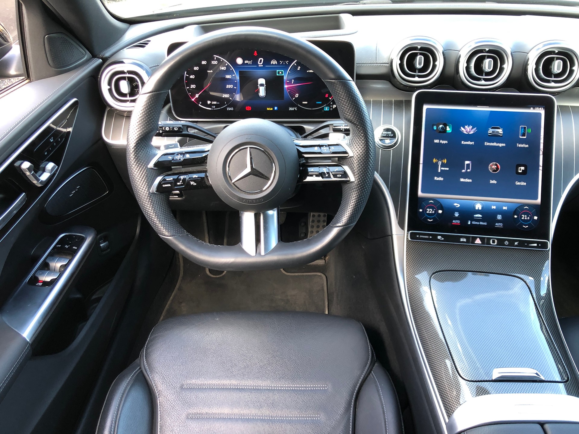 MERCEDES-BENZ C 220 d T 4Matic AMG Line-image-12