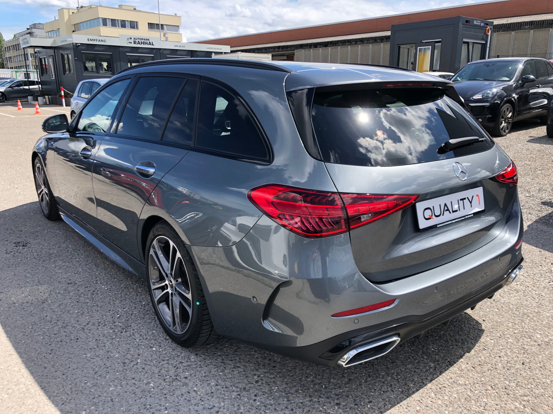 MERCEDES-BENZ C 220 d T 4Matic AMG Line-image-6