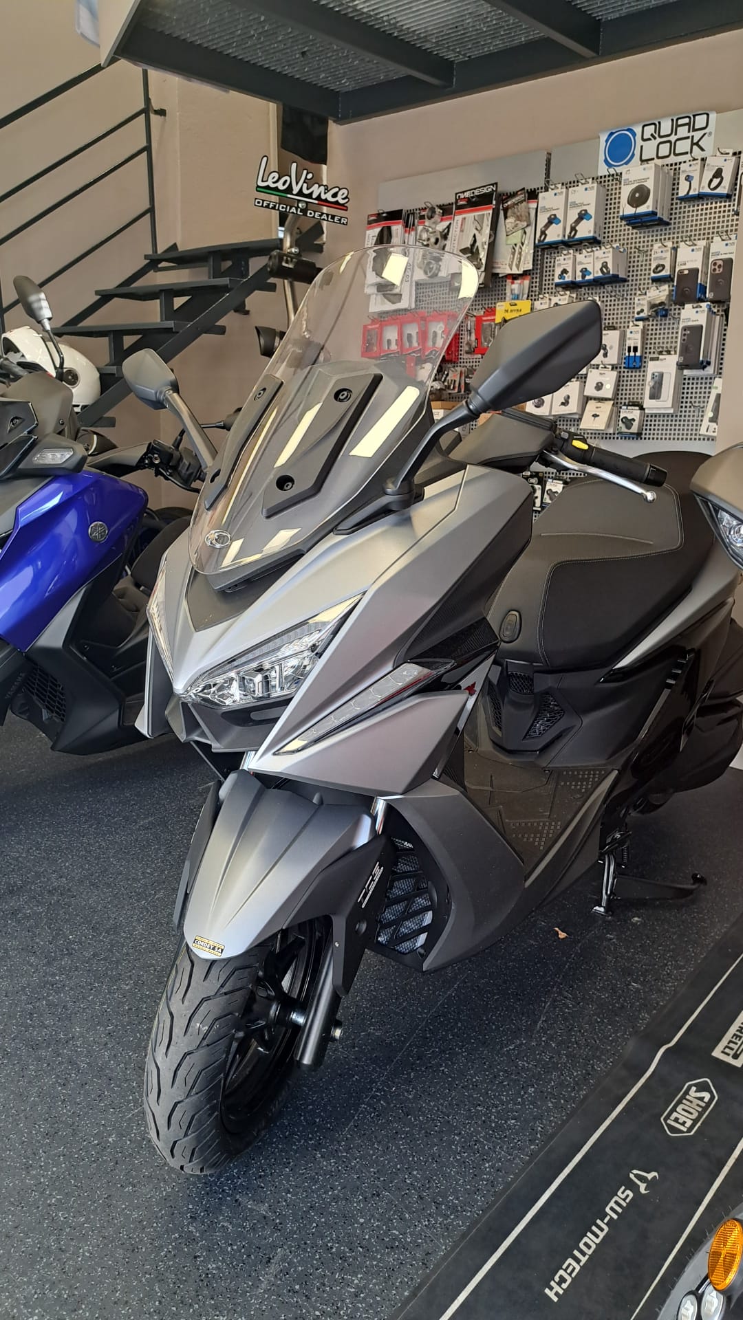 KYMCO SKY TOWN 250-showroom-element-1