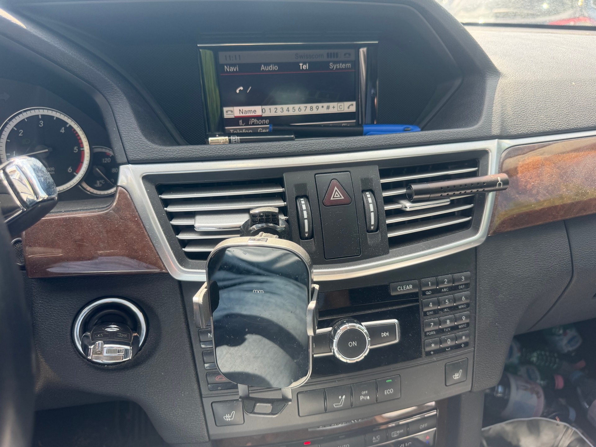 MERCEDES-BENZ E 250 CDI BlueEfficiency 4Matic 7G-Tronic-image-5