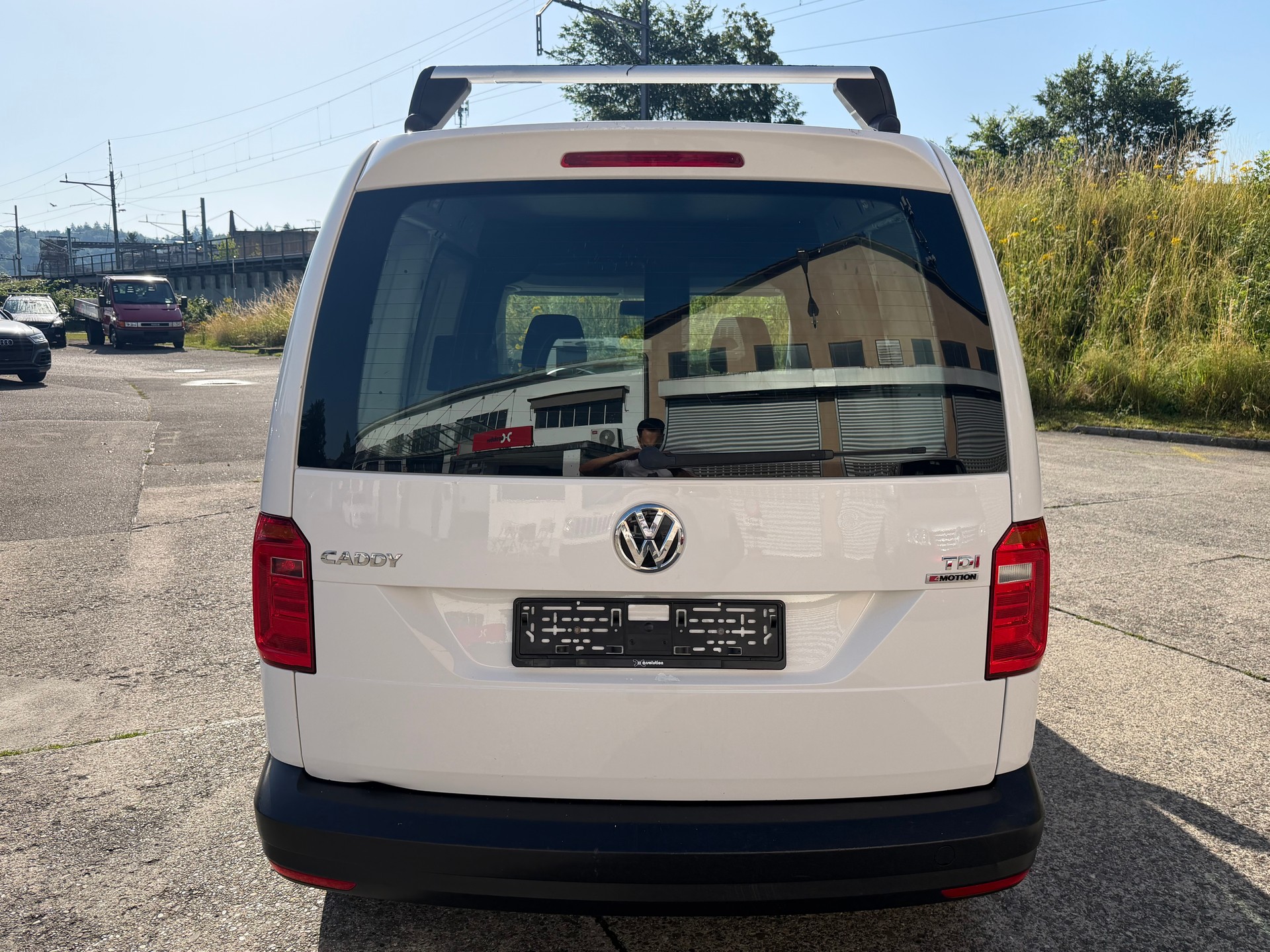 VW Caddy 2.0TDI 4Motion BlueMotion Technology-image-3