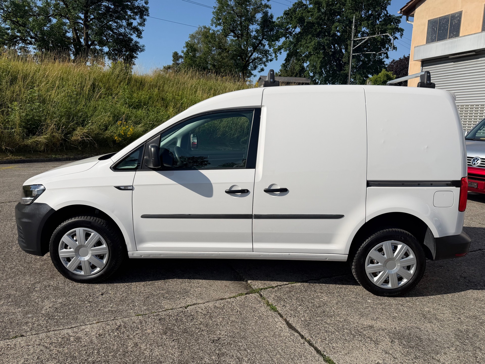 VW Caddy 2.0TDI 4Motion BlueMotion Technology-image-1