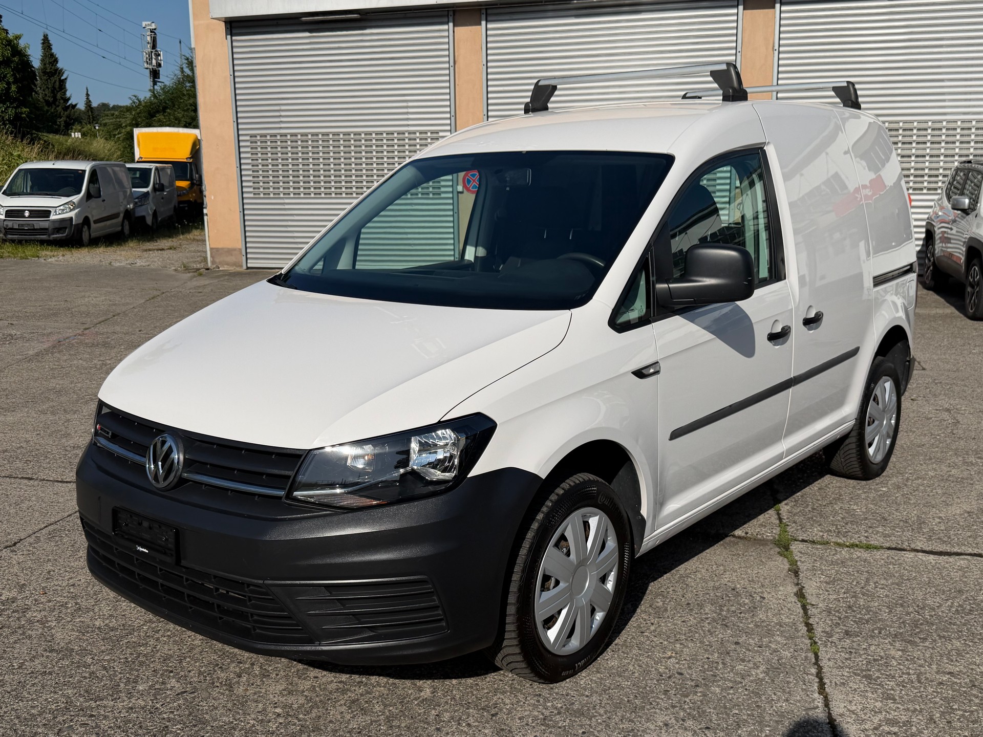 VW Caddy 2.0TDI 4Motion BlueMotion Technology-image-0