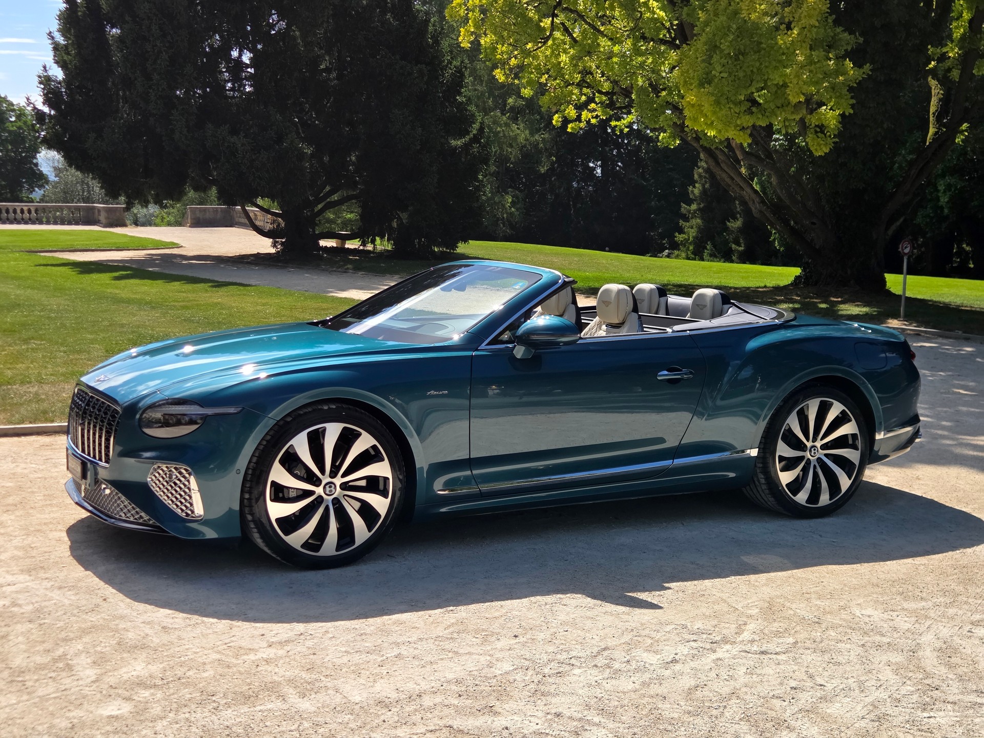 BENTLEY CONTINENTAL GTC AZURE-image-1