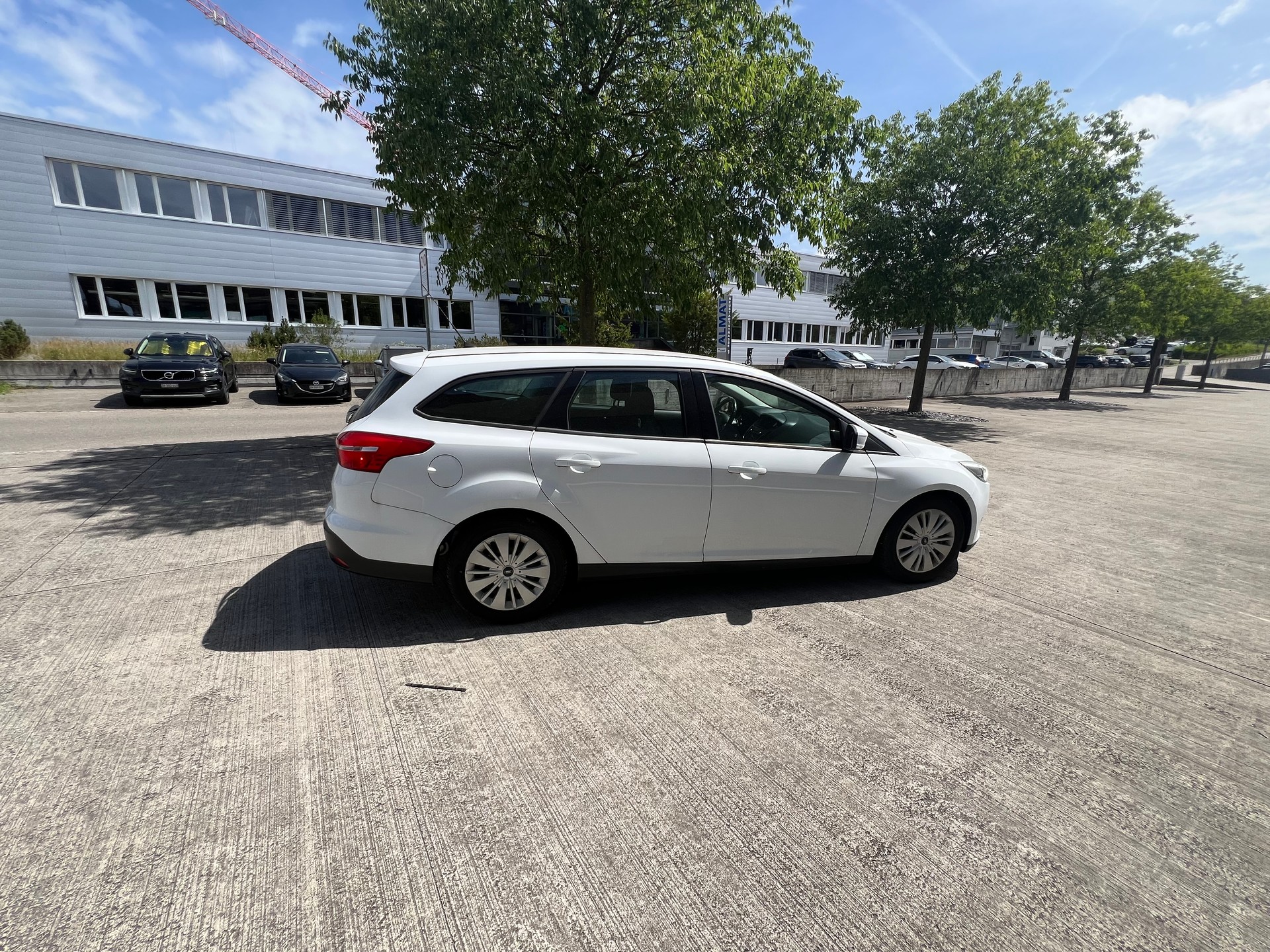 FORD Focus 1.6i VCT Trend PowerShift-image-1