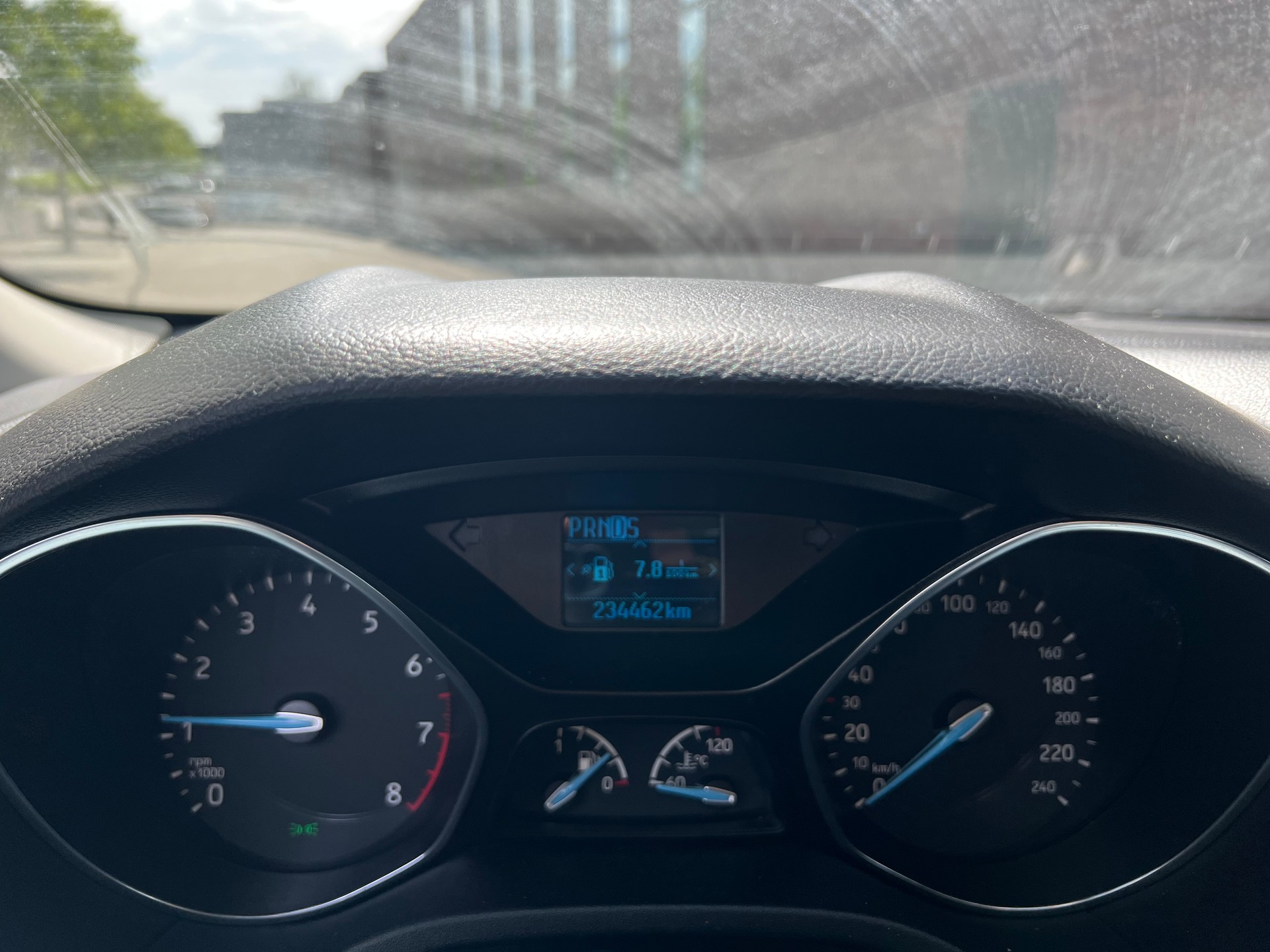 FORD Focus 1.6i VCT Trend PowerShift-image-6
