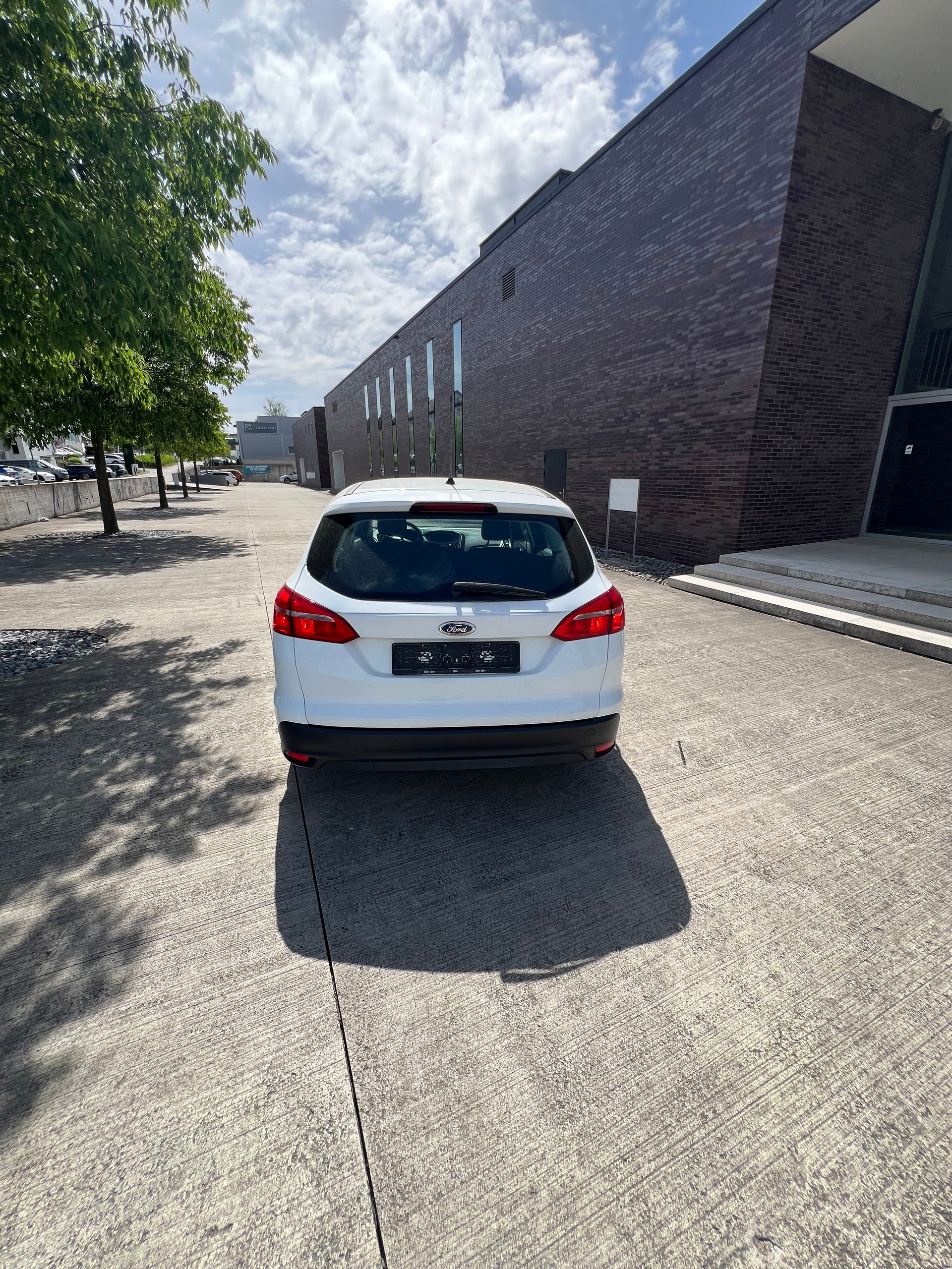 FORD Focus 1.6i VCT Trend PowerShift-image-3