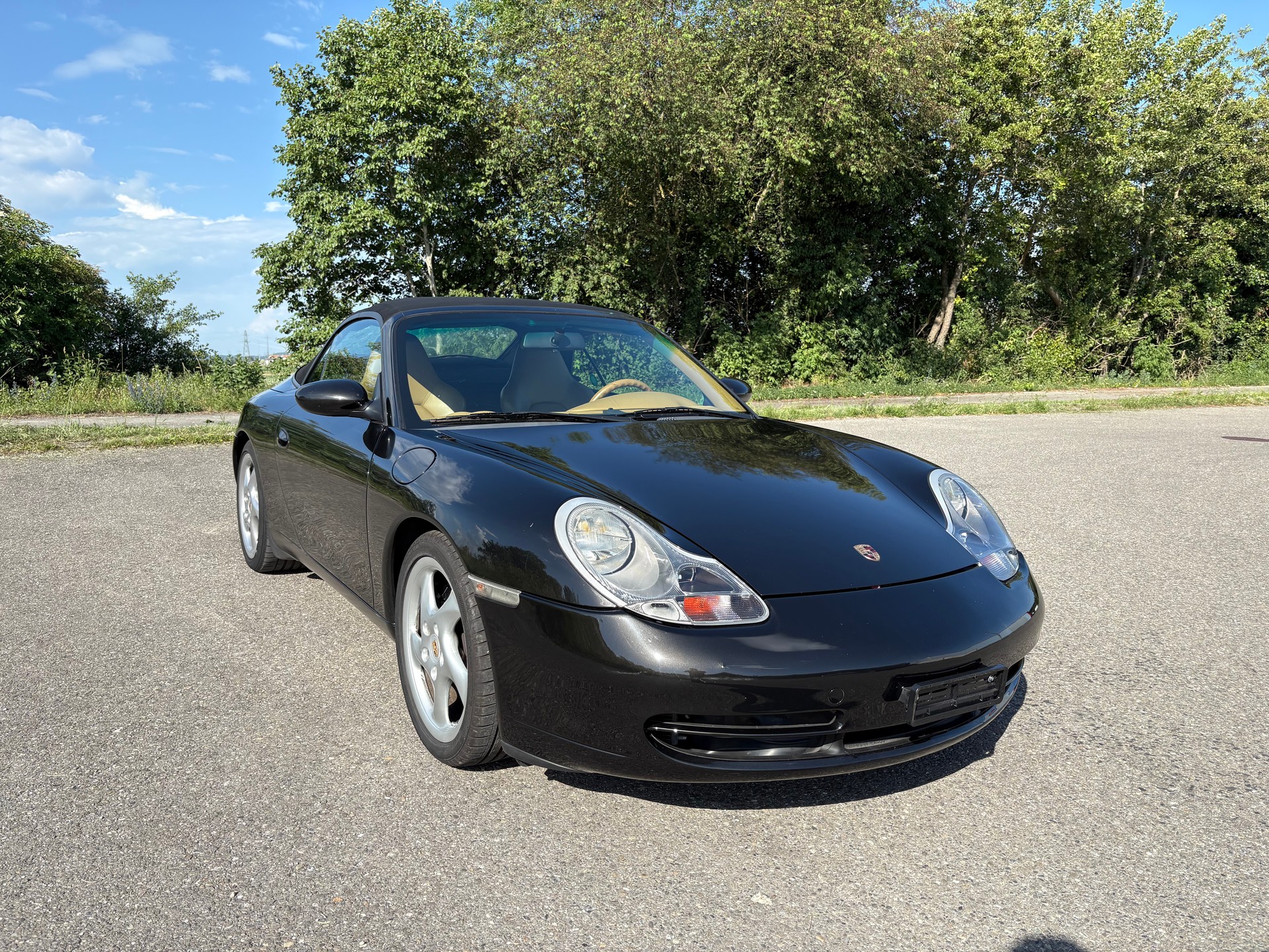 PORSCHE 911 Carrera Cabrio-image-1