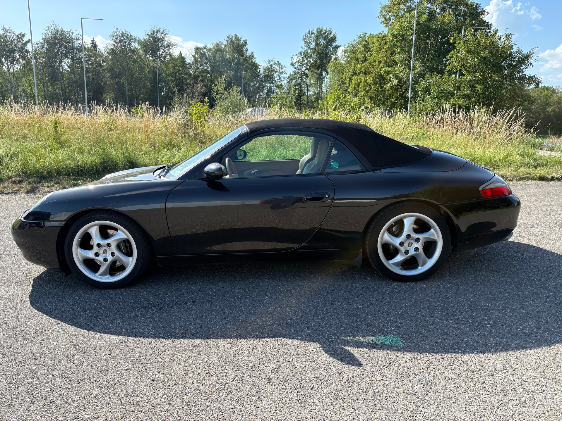 PORSCHE 911 Carrera Cabrio-image-3