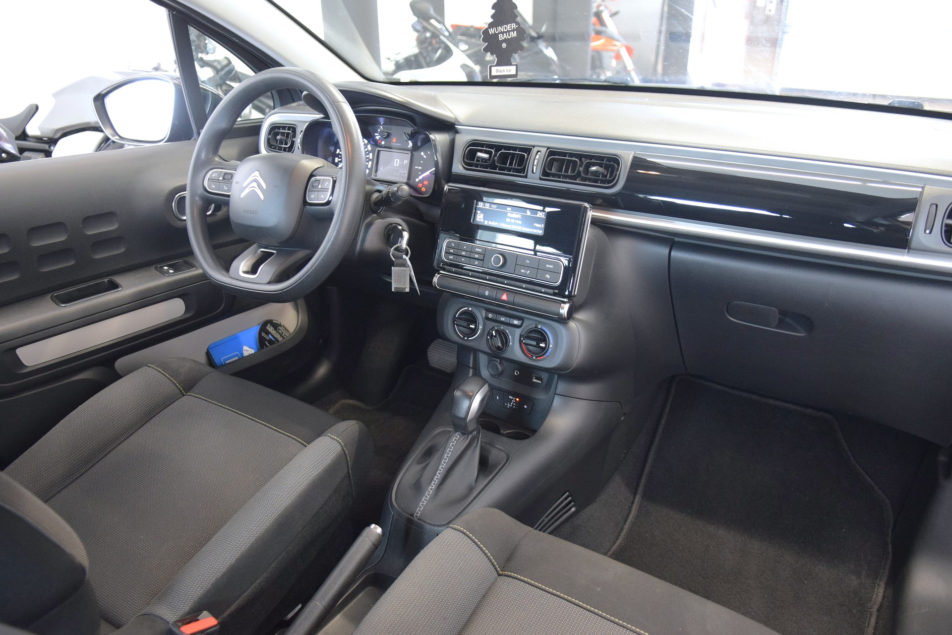 CITROEN C3 1.2i PureTech Feel EAT-image-9