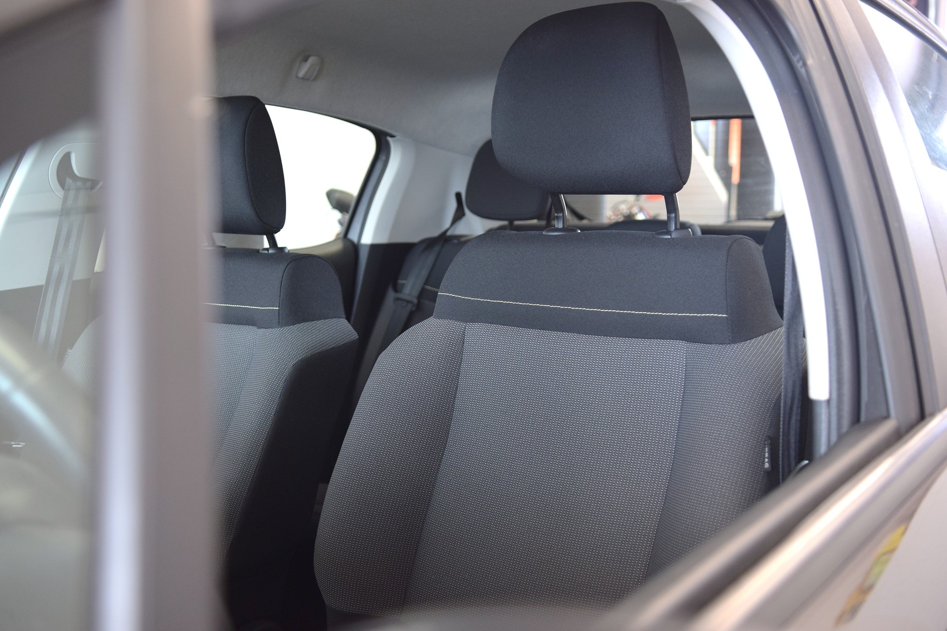 CITROEN C3 1.2i PureTech Feel EAT-image-6