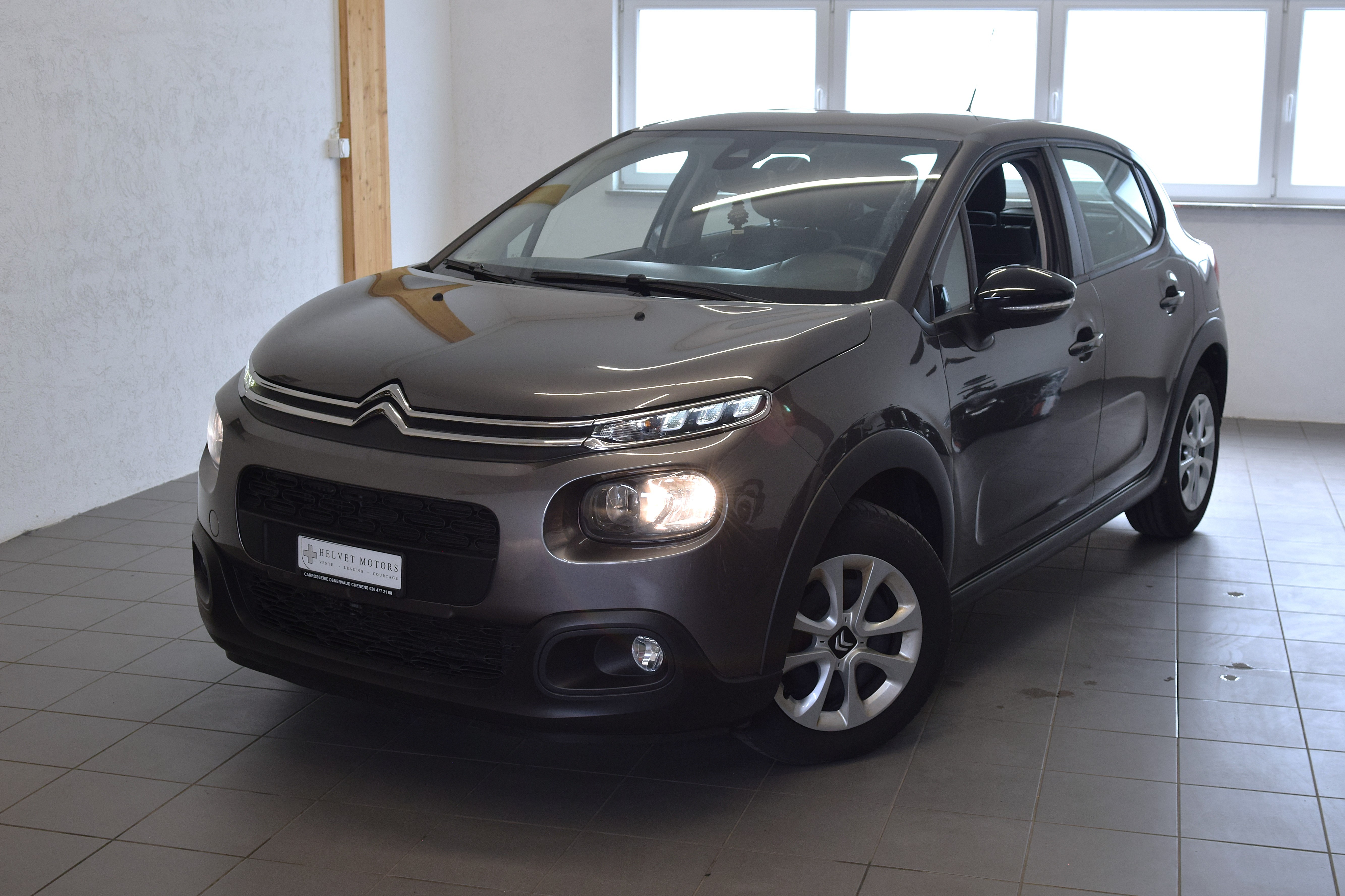 Car photo