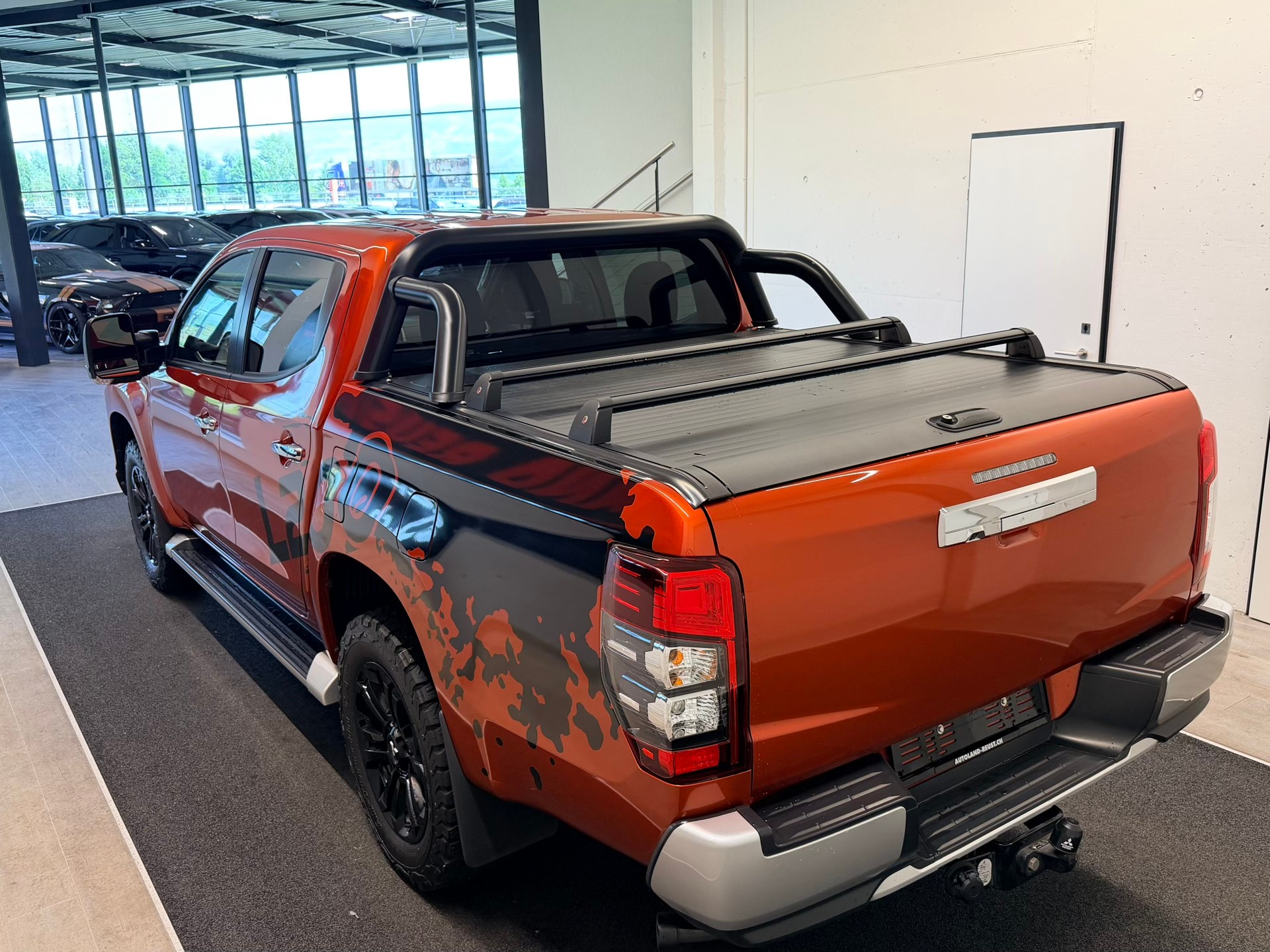 MITSUBISHI L 200 2.2 Style+ Double Cab Automat-image-8